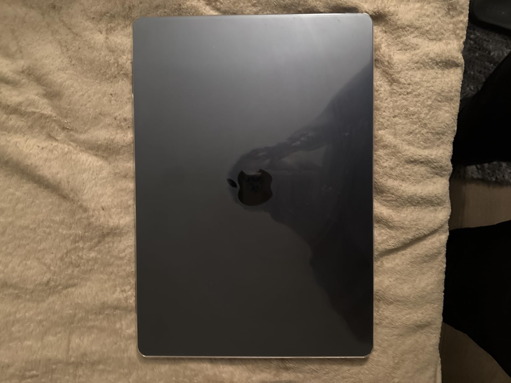Apple 2024 MacBook Air 15-inch Laptop with M3 chip: Built for Apple Intelligence, 15.3-inch Liquid Retina Display, 24GB Unified Memory, 512GB SSD Storage, Backlit Keyboard, Touch ID; Starlight customer photo 1