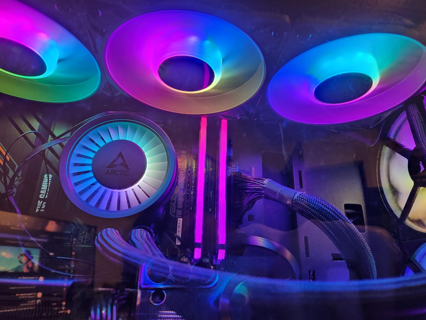 ARCTIC Liquid Freezer III Pro 360 A-RGB (White) - AIO CPU Cooler, 3 x 120 mm Water Cooling, 38 mm Radiator, PWM Pump, VRM Fan, AMD AM5/AM4, Intel LGA1851/1700 Contact Frame - White customer photo 1