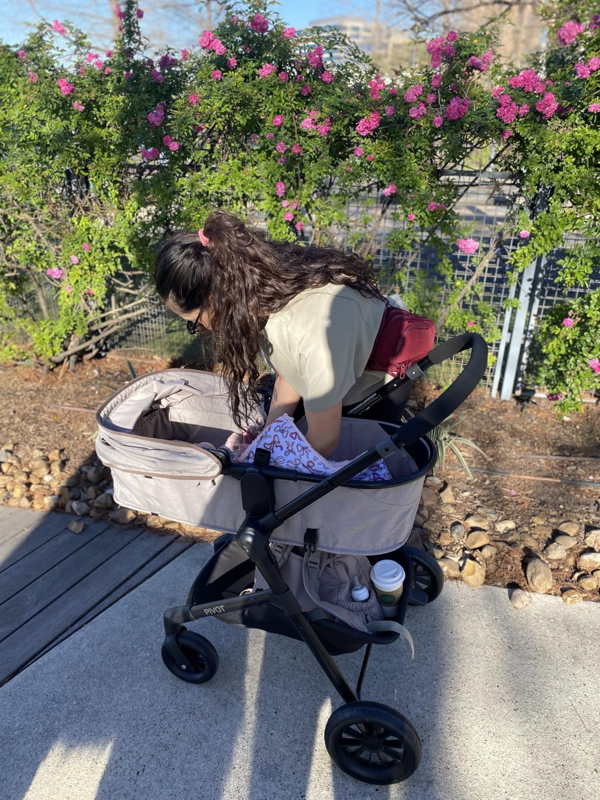 Evenflo Pivot Modular Travel System with LiteMax Preemie and Infant Car Seat (Desert Tan) customer photo 1