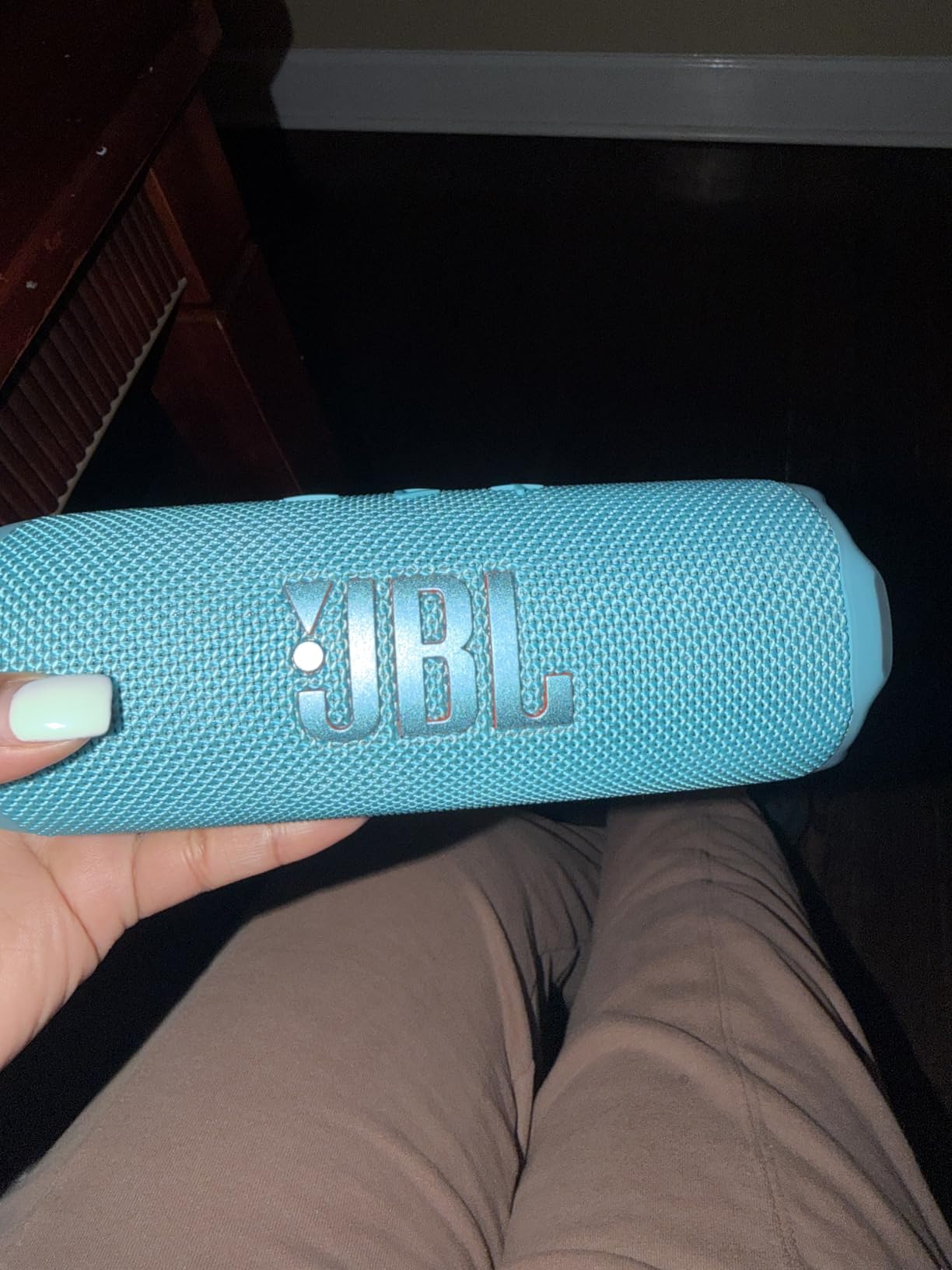 Flip 7 - Portable Waterproof and Drop-Proof Speaker, Bold JBL Pro Sound with AI Sound Boost, 16Hrs of Playtime, and PushLock System with Interchangeable Accessories (Squad) customer photo 2