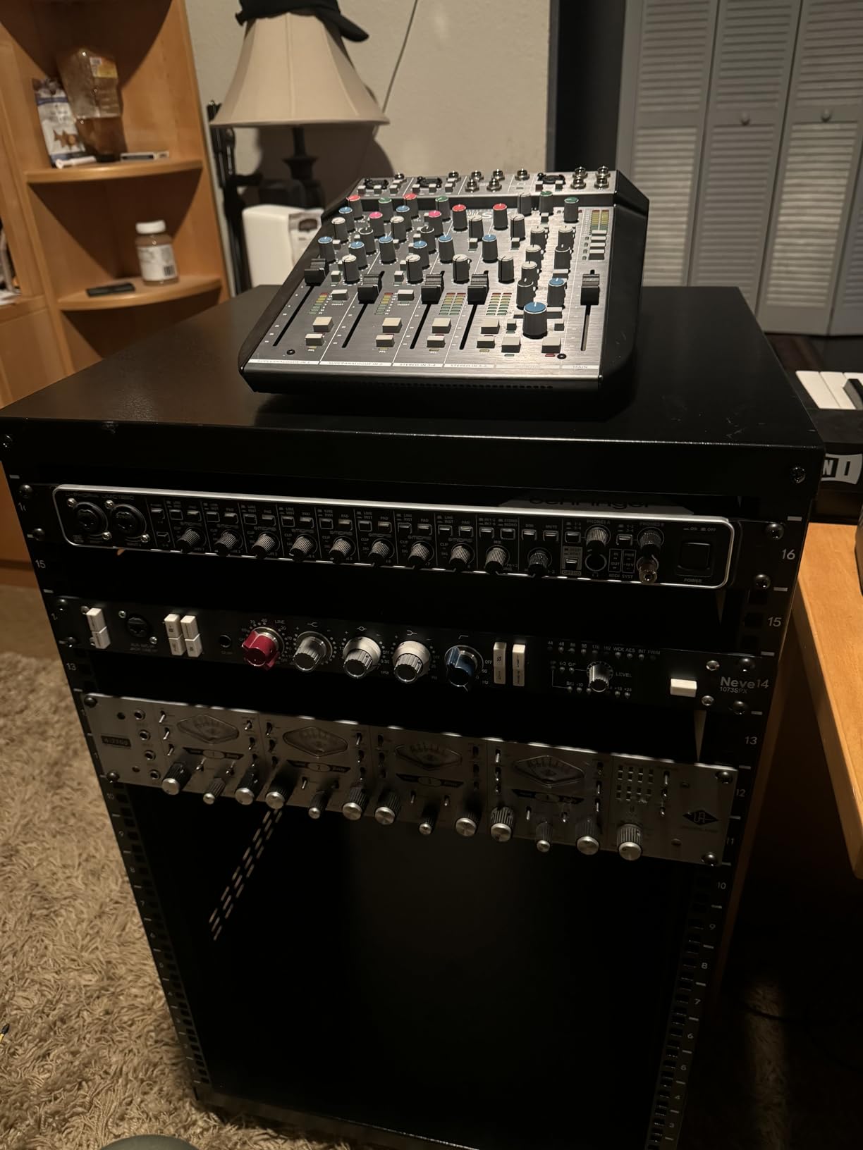 VEVOR 12U AV Rack Stand with Caster Wheels, Component Rack Cabinet Recording Studio Racks, Removable Side Panels, Universal Network Server Case, Special Vents for 19'' Audio Video Rack Mounting customer photo 2