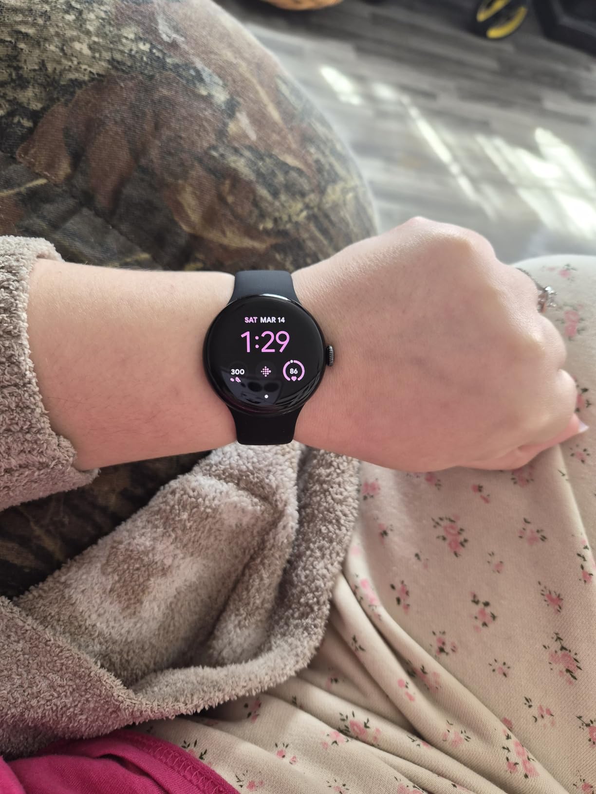 Google Pixel Watch 2 with Fitbit Heart Rate Tracking, Stress Management, Safety Features - Android Smartwatch - Matt Black Aluminum Case - Obsidian Active Band - GPS (Renewed) customer photo 1
