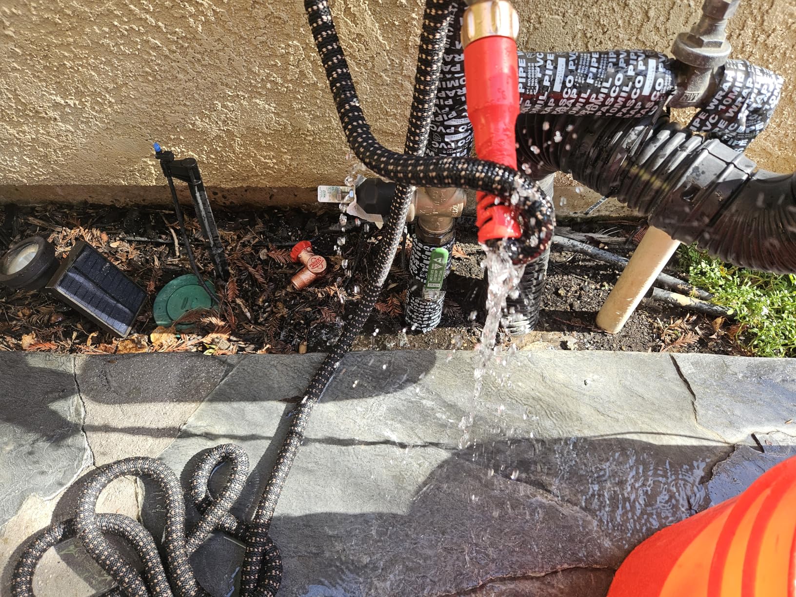 Pocket Hose 50 FT Copper Head Expandable Garden Hose with Pocket Pivot, No Tangles, AS SEEN ON TV, 360° Swivel, Tri-Tex Tubing, Force Field Jacket, Lead-Free, No-Kink, Anti-Burst w/APT customer photo 2