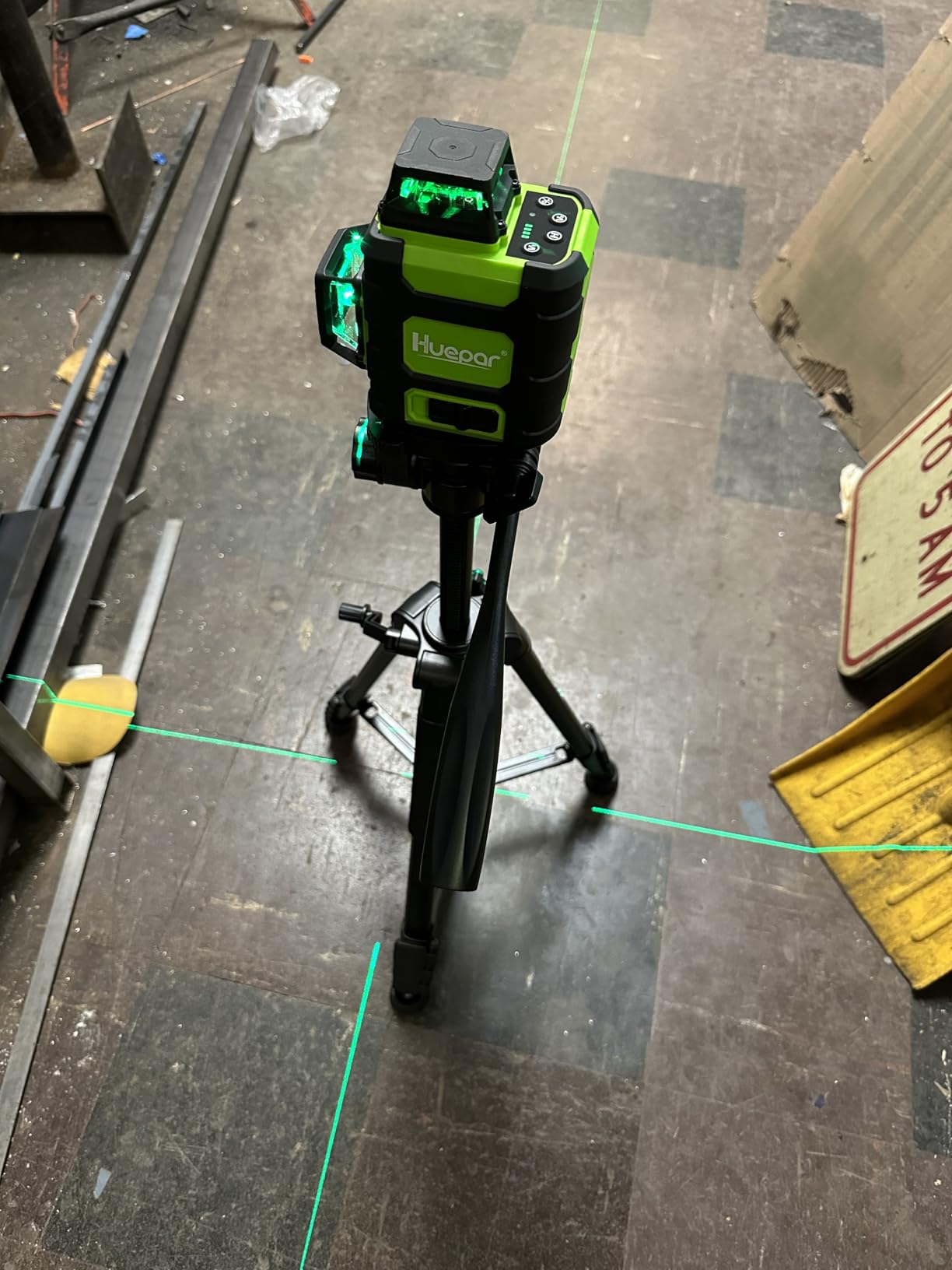 Huepar Professional Laser Level Tripod, 60 Inch Adjustable Laser Level Stand, Suit for Heavy Duty Laser Levels, Point Lasers, Laser Distance Measures; 1/4