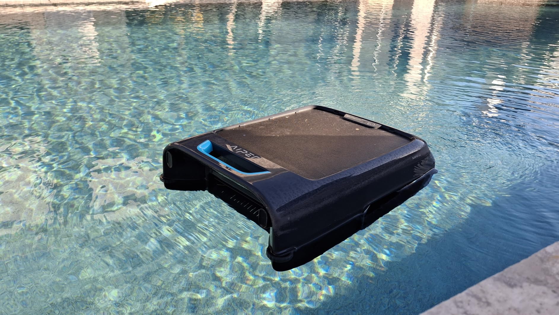 AIPER EcoSurfer S2 Solar Pool Skimmer Robot 24/7 Continuous Cleaning, Gray | App Support, Dual Charging Modes, Smart Obstacle Avoidance, 150-um Filtration, OTA Upgrade, Leak-Proof Baffle, Edge Cleaning customer photo 2