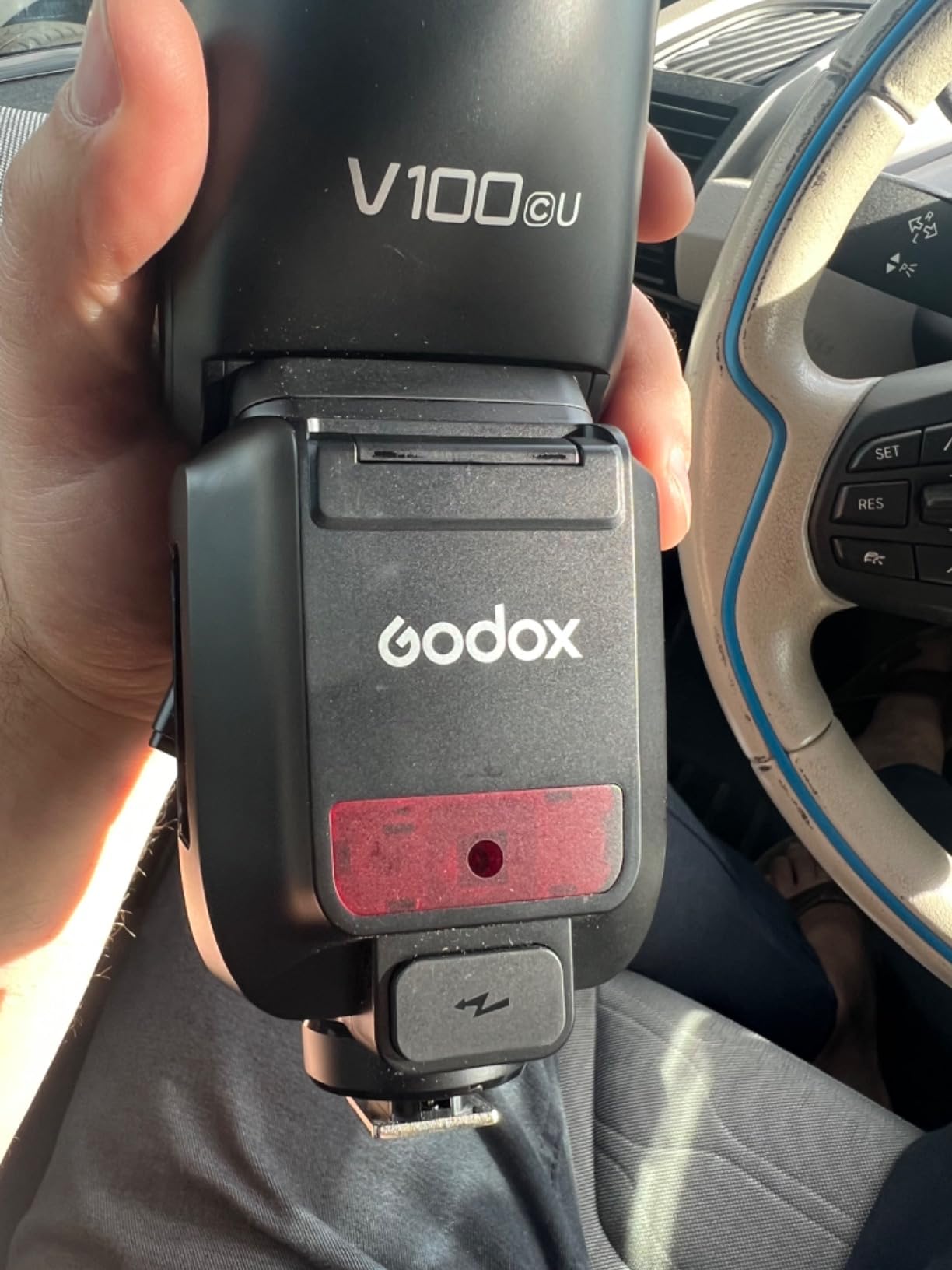 Godox V100C V100-C 100Ws TTL Flash for Canon Cameras, 400 Full Power Flashes, 1.7s Recycle Time, 2.4G Wireless with External Flash, Touchscreen Flash for Canon EOS Cameras (Godox V100C USA Version) customer photo 2
