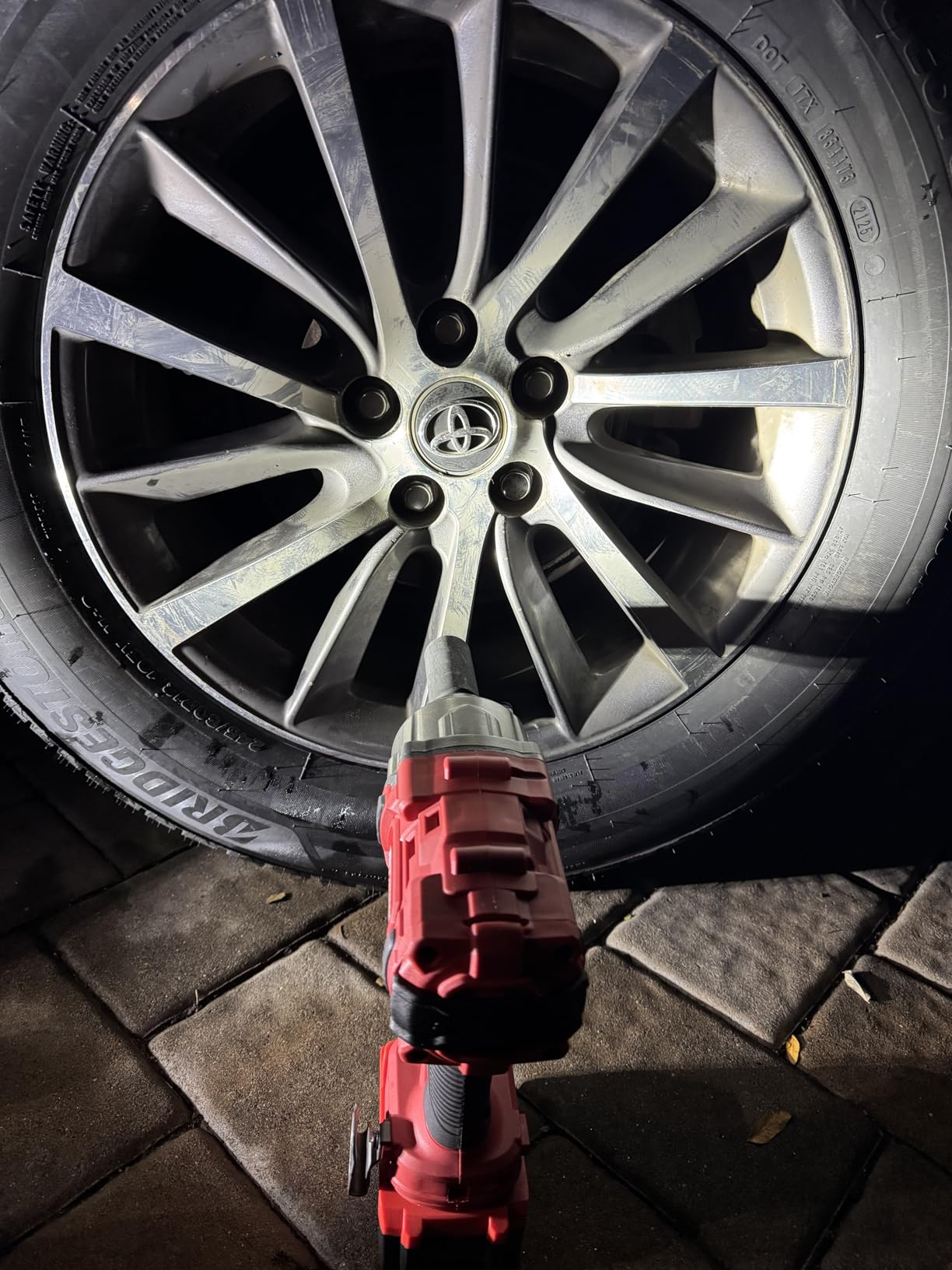 Alloyman Cordless Impact Wrench, 1475Ft-lbs (2000N.m) 1/2 High Torque Brushless Impact Gun, 20V Power Impact Driver, 4000mAh Battery, 3 Sockets, Brushless Motor Variable Speeds for Car/Truck RV/Mower customer photo 2