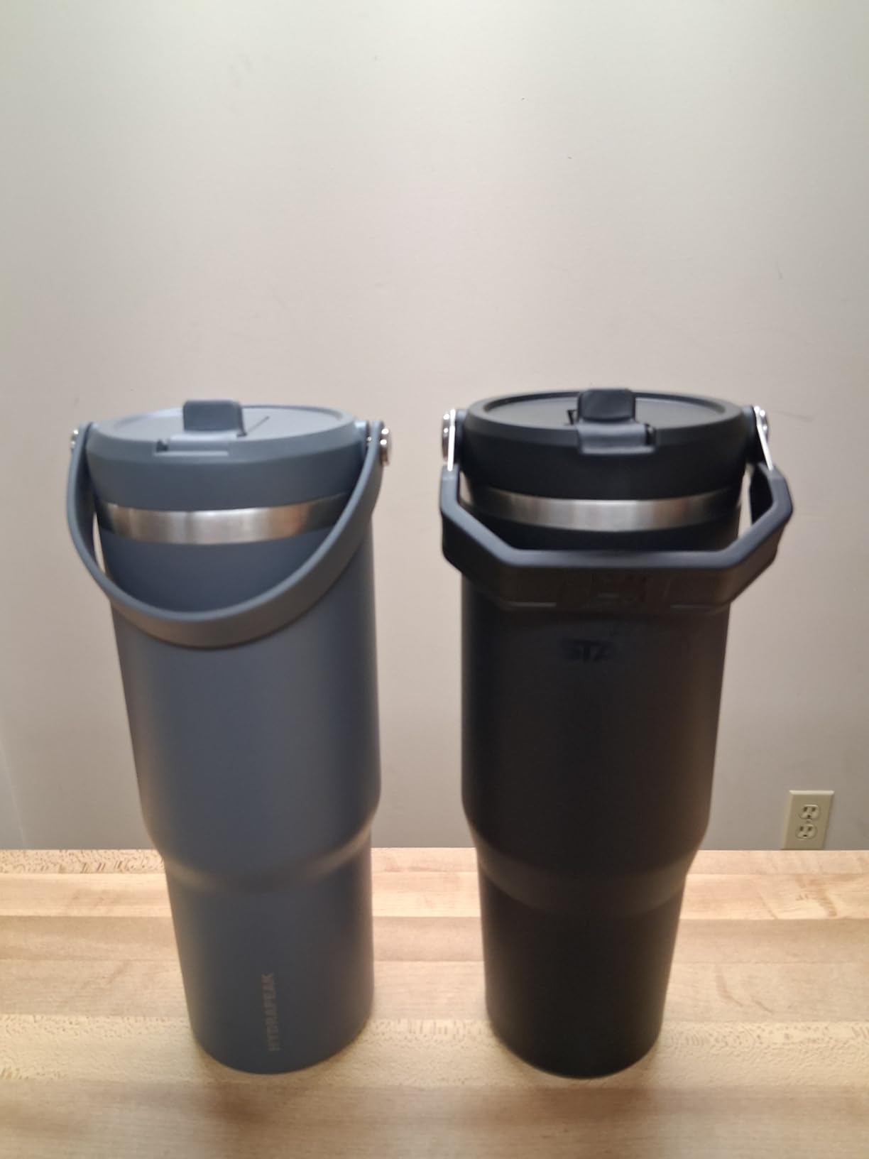IceFlow 2.0 Flip Straw Tumbler with Handle 30 oz | Twist On Lid and Flip Up Straw | Leak Resistant Water Bottle | Insulated Stainless Steel | BPA-Free | Black 2.0 customer photo 2