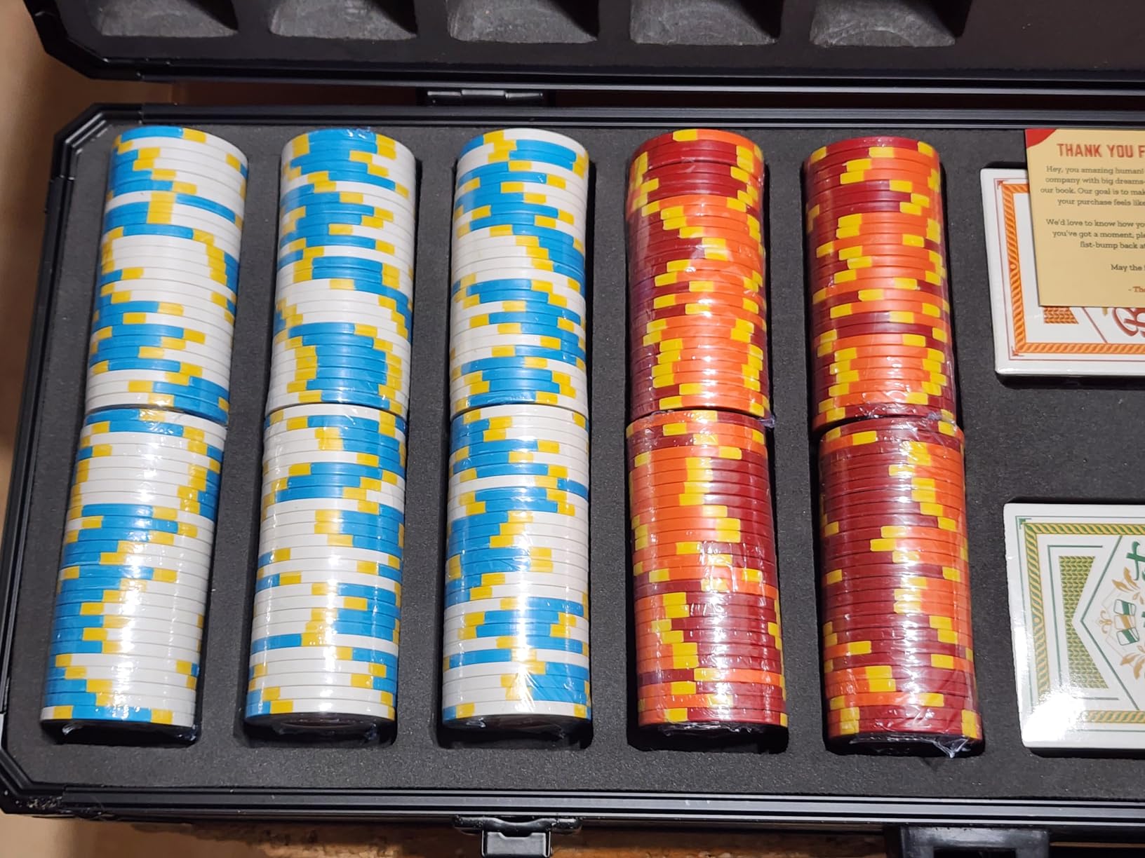 500 Piece Poker Set with Numbered Values - 14 Gram 40 mm Clay Poker Chips - Durable Carrying Case & Playing Cards - Features Dealer, Small Blind, and Big Blind Position Markers customer photo 1