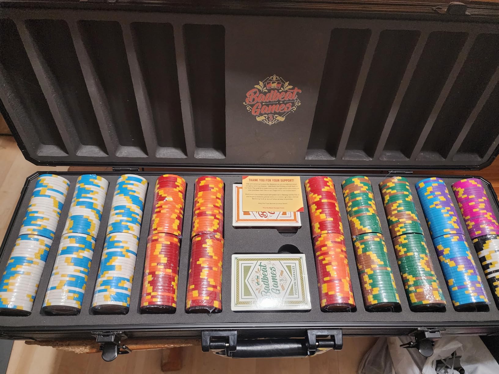 500 Piece Poker Set with Numbered Values - 14 Gram 40 mm Clay Poker Chips - Durable Carrying Case & Playing Cards - Features Dealer, Small Blind, and Big Blind Position Markers customer photo 2