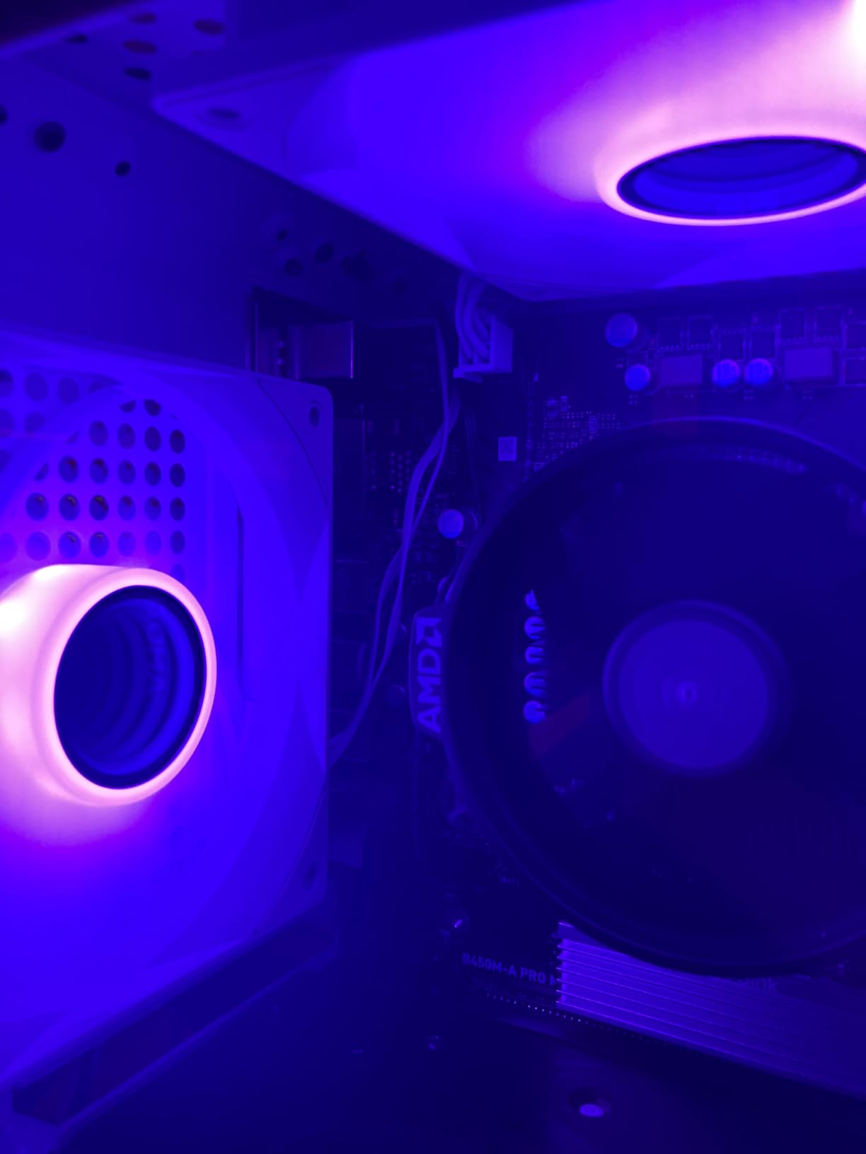 Delta EH10 Fan Hub for Computer Case,Support 10 Ports 5V-3PIN ARGB / 12V 4PIN PWM, Smart Circuit Protection Controller, Magnetic Mount, SATA Powered(12V 4-pin RGB Fans not Supported) customer photo 2