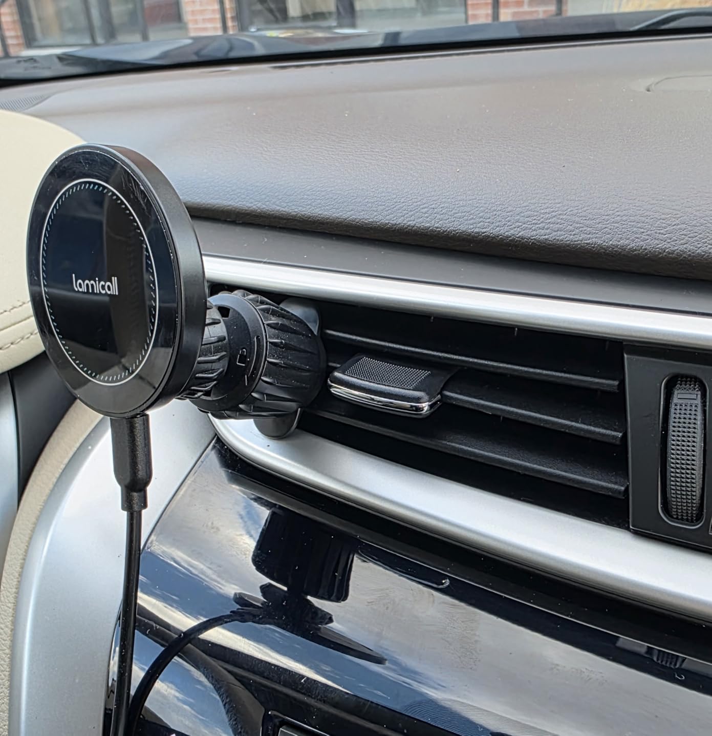 Lamicall 15W for MagSafe Car Mount Charger - [20X Strong Magnets] Wireless Car Phone Holder Charger, Magnetic Phone Holders for Car Vent Dash Accessories for Women Men for iPhone 17 Pro Max Black customer photo 2