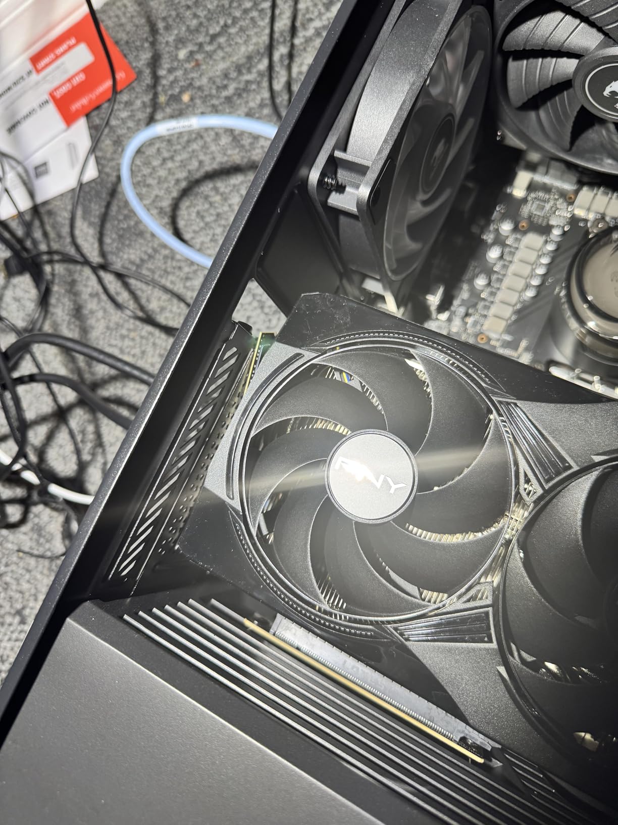 Y40 PRO Black Gaming PC Desktop Computer AMD Ryzen 9 9900X CPU, NVIDIA GeForce RTX 5080 16GB GPU, 32GB DDR5 RGB 5200MHz RAM, 2TB NVMe SSD, Windows 11 Home, Keyboard, Mouse - Y40BA9N5801 customer photo 1