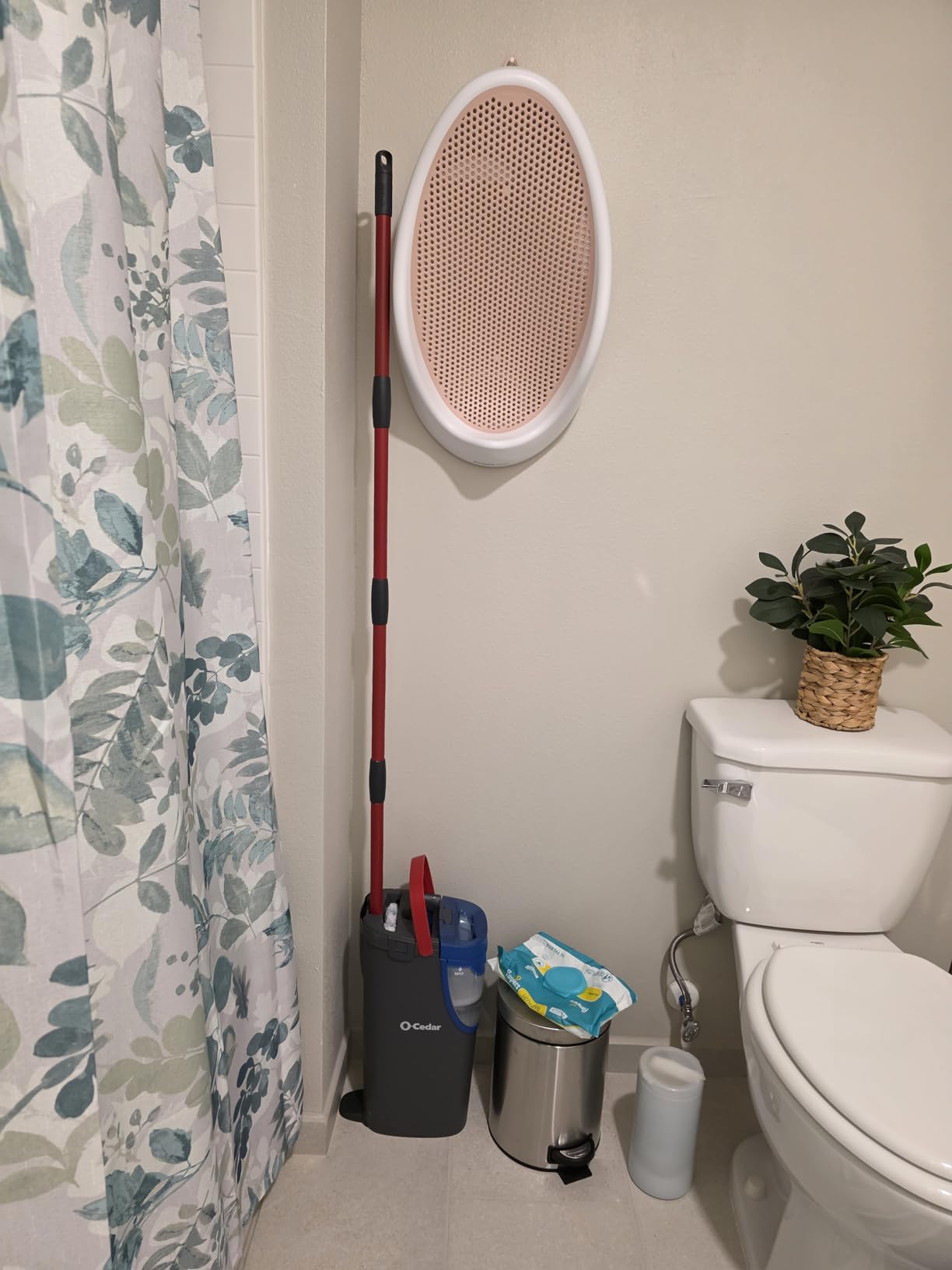 O-Cedar H2prO Flat Mop System | Quick Everyday Cleaning | Dual-Tank Fresh Water System | Machine Washable Reusable Microfiber Mop Pad | Safe on Hardwood, Tile & Vinyl Floors customer photo 1