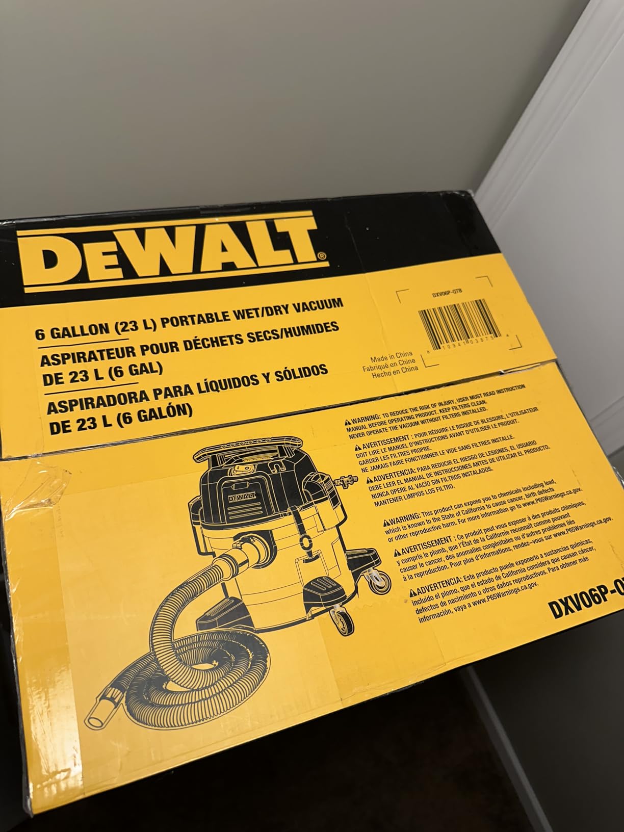 DeWalt 6-Gallon STEALTHSONIC Ultra Quiet Poly Shop Vacuum Wet and Dry with 6 Dust Bags, 5 Peak HP customer photo 2