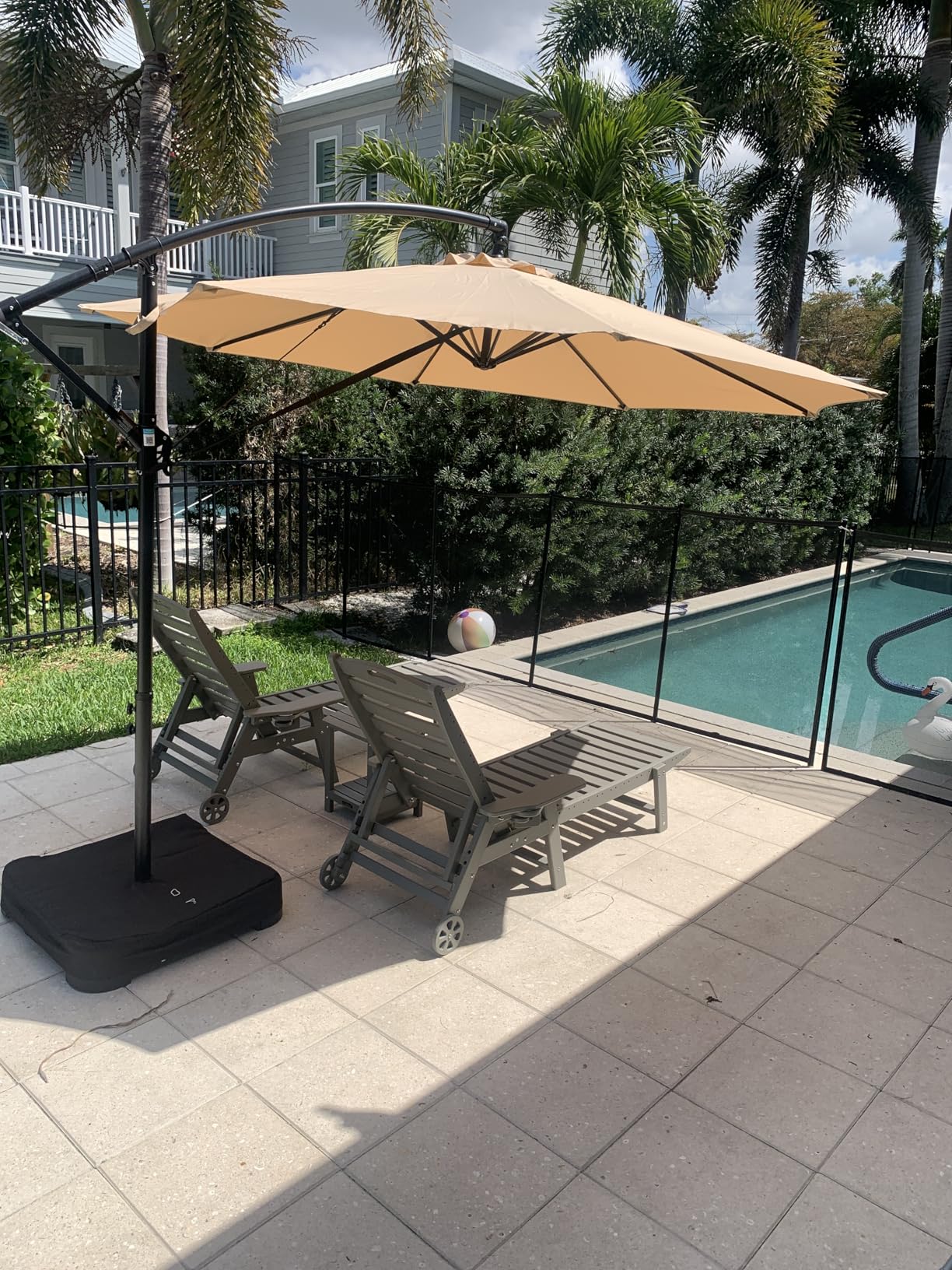 OLILAWN 10ft Cantilever Offset Patio Umbrellas, Outdoor Patio Umbrella with Base Included, Upgraded Yarn-dyed Fabric Shade, Sturdy 8 Rids, 360 Degree Rotation & Easy Tilt Adjustment, for Pool Deck Porch Backyard Garden,Beige customer photo 1