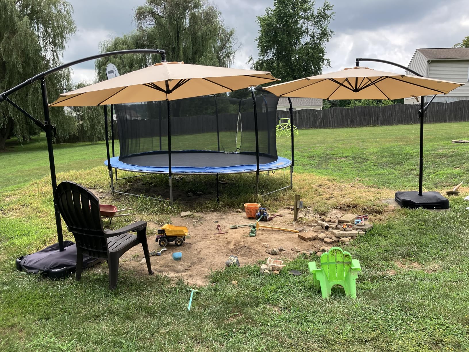 OLILAWN 10ft Cantilever Offset Patio Umbrellas, Outdoor Patio Umbrella with Base Included, Upgraded Yarn-dyed Fabric Shade, Sturdy 8 Rids, 360 Degree Rotation & Easy Tilt Adjustment, for Pool Deck Porch Backyard Garden,Beige customer photo 2