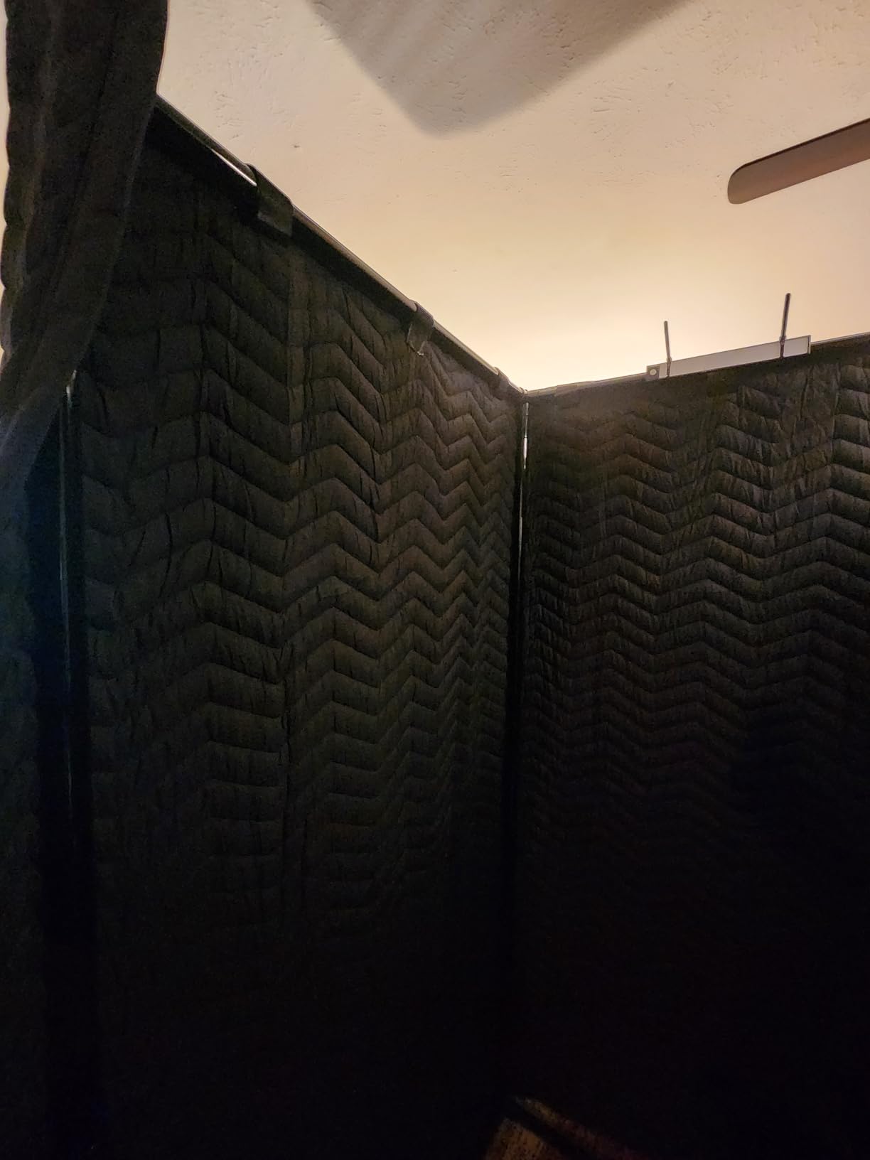 Portable Vocal Booth for Home Studio, Echo-Free Recording Booth for Voice Over, Podcast & Singing, 360° Reverb Isolation with Acoustic Blankets for Studio-Grade Sound customer photo 2
