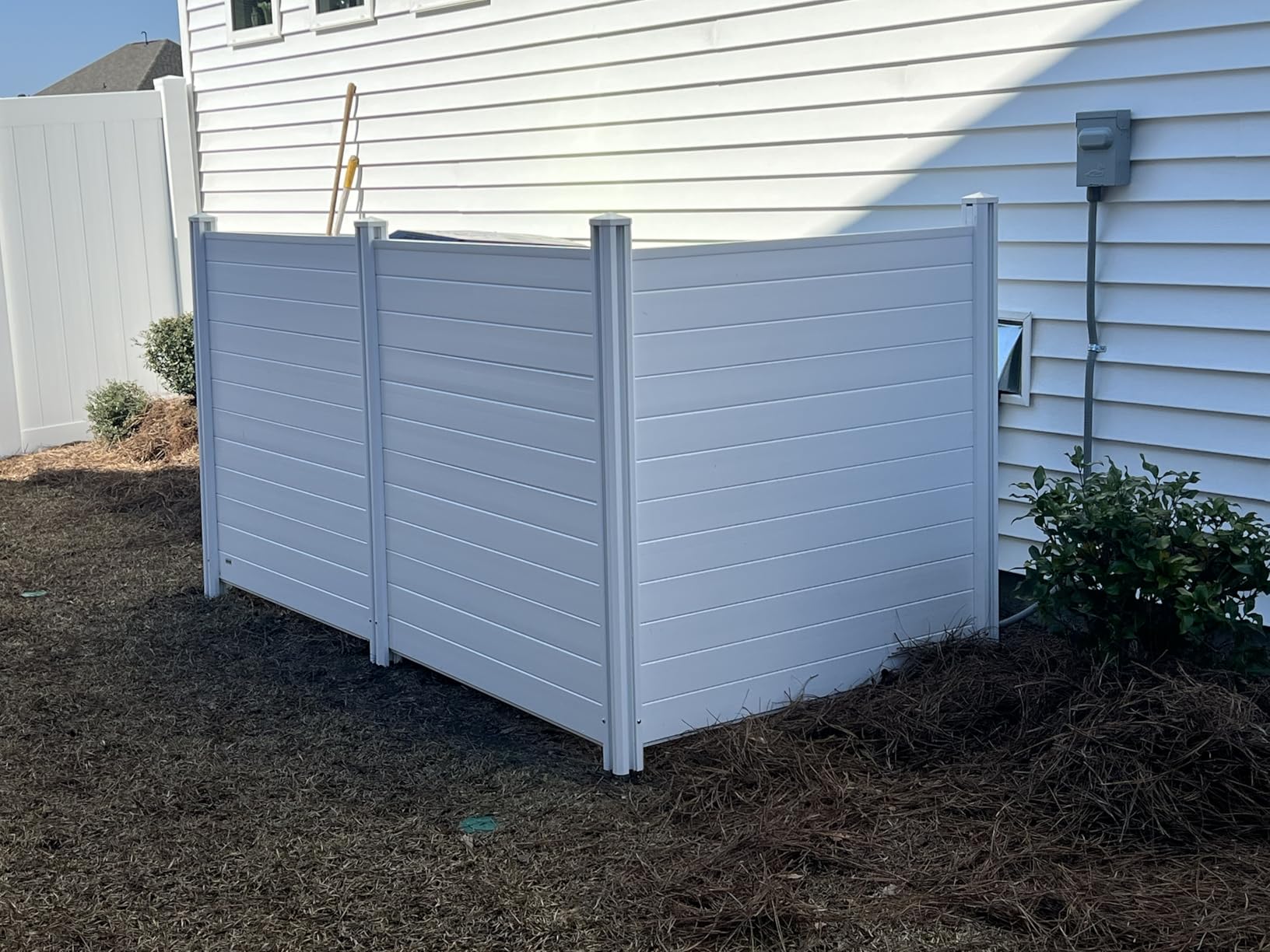 VEVOR Outdoor Privacy Screen, 50in H x 50in W Air Conditioner Fence, 3-Panel Pool Equipment Enclosure, Horizontal PVC Privacy Fence with 27.5 in Ground Stakes, No Dig Trash Can Fence for A/C Units customer photo 1
