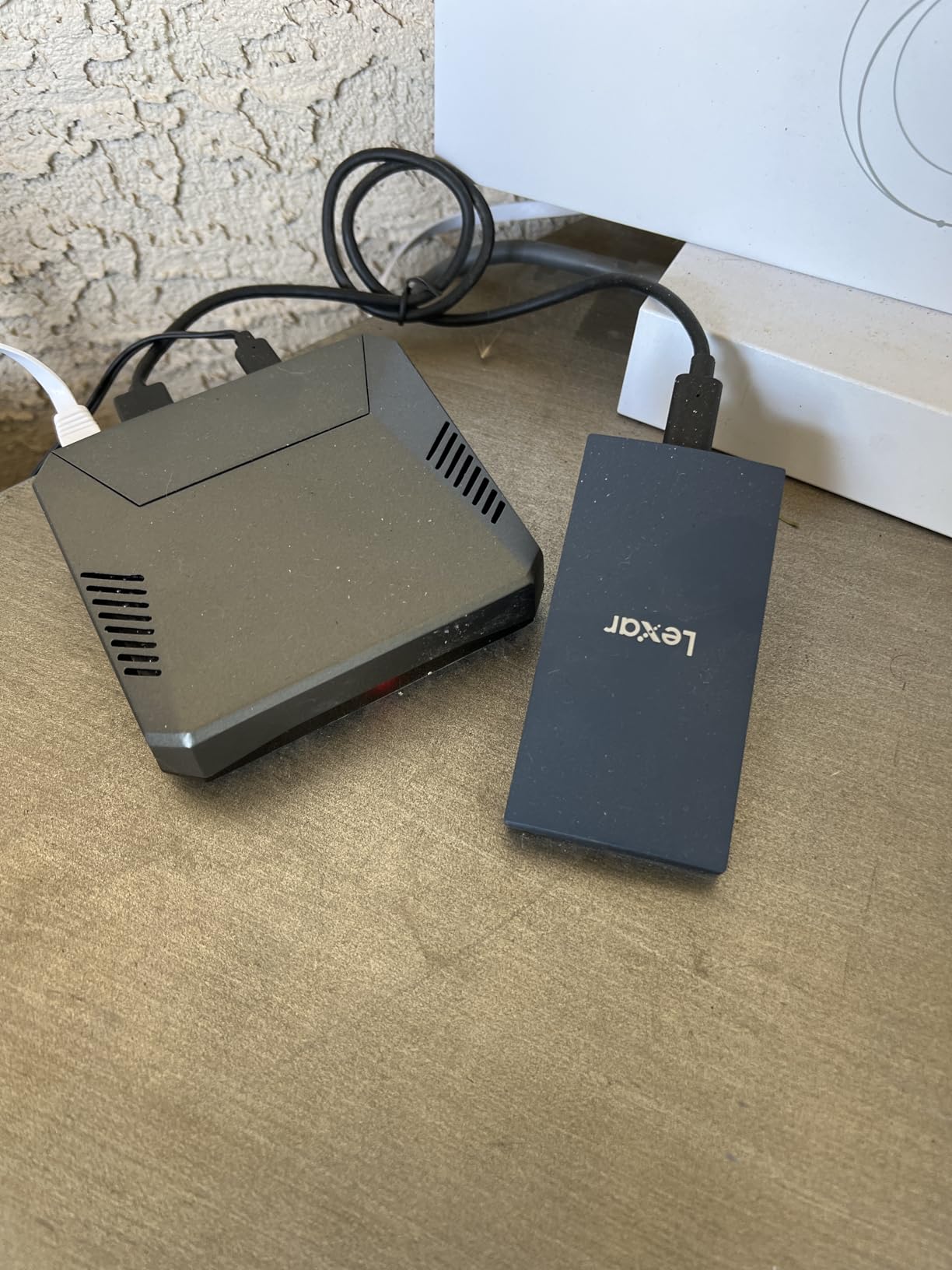 Lexar ES3 1TB External SSD, USB 3.2 Gen2 Portable SSD, PSSD Up to 1050MB/s Read, 1000MB/s Write, External Solid State Drive Compatible with iPhone 16/15 Series/Mac/PS5/XBOX/Laptop/PC, Silver customer photo 2