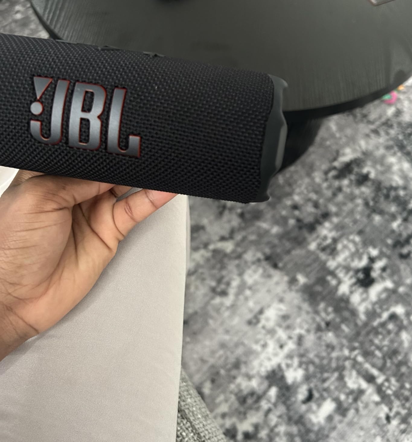 JBL FLIP 7 Waterproof Portable Speaker Bundle with gSport Carbon Fiber Case (Black) customer photo 1