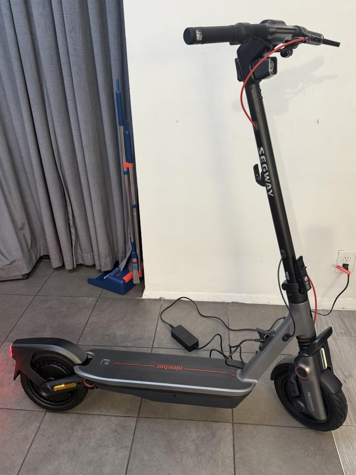Ninebot F3 Electric Scooter, Up to 20 MPH, 44-Mile Range, Self-Sealing Tubeless Tires, Front Hydraulic & Rear Elastomer Suspension, UL2271 2272 Certified customer photo 1