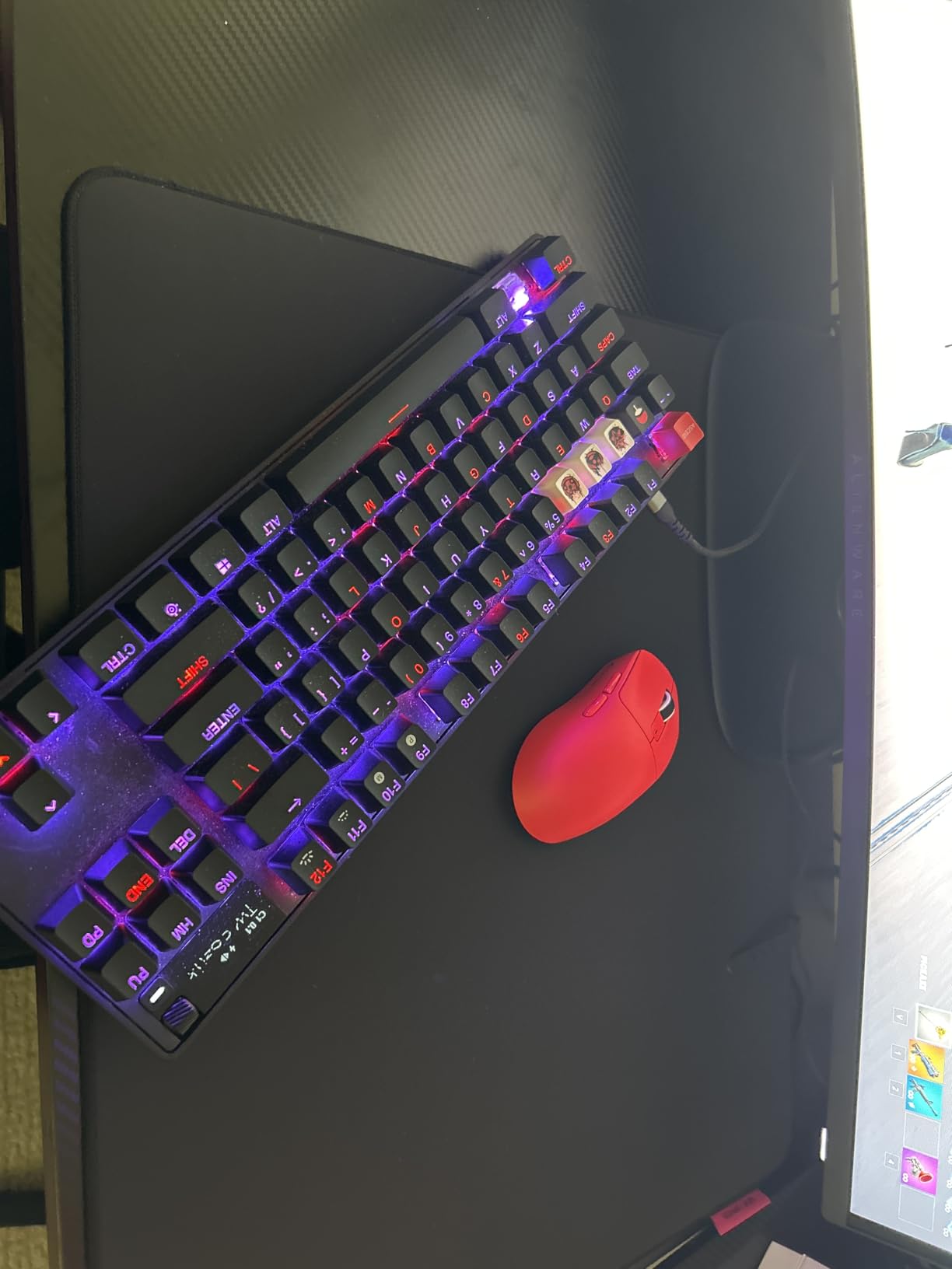 SteelSeries QcK XL Performance Speed Gaming Mousepad - Extra Density for a Smooth Glide - Low-Profile Edge Stitching - Non-Slip Neoprene Rubber Base - 15.75 x 34.43 inch - FPS, MOBAs, RTS, MMO customer photo 2