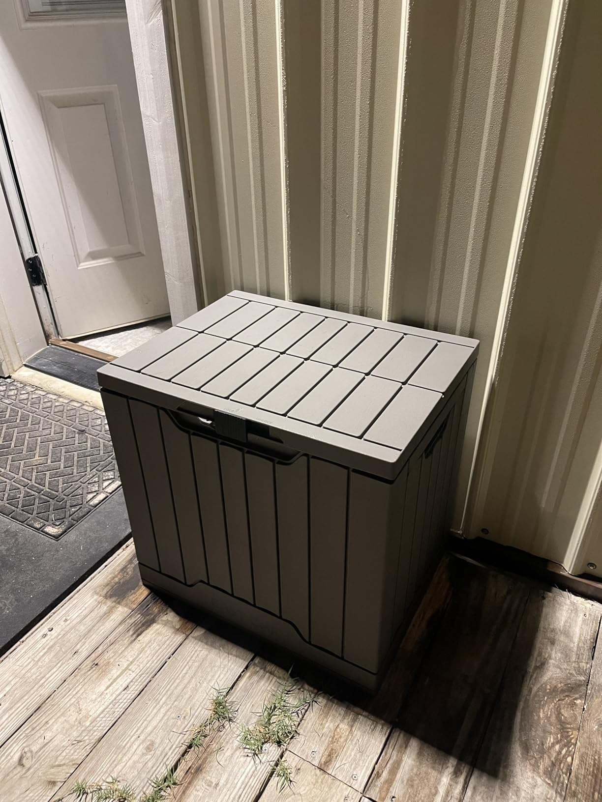 EAST OAK 120 Gallon Outdoor Storage Box | Large Resin Deck Box with Reinforced Stainless Steel Support | Waterproof & UV-Resistant Patio Storage Box for Cushions, Garden Tools & Accessories, Grey customer photo 2