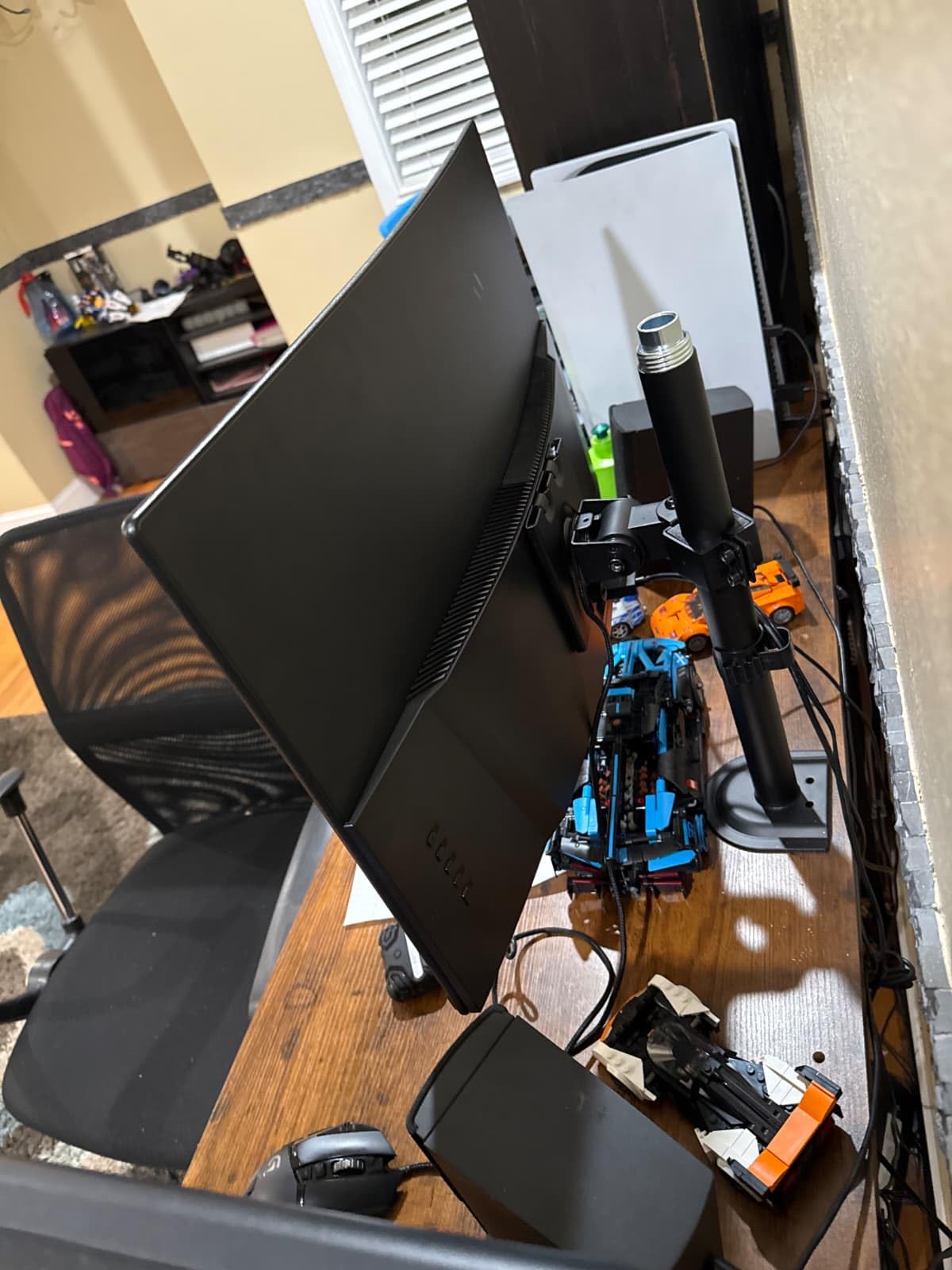 PUTORSEN Triple Monitor Mount for Up to 49