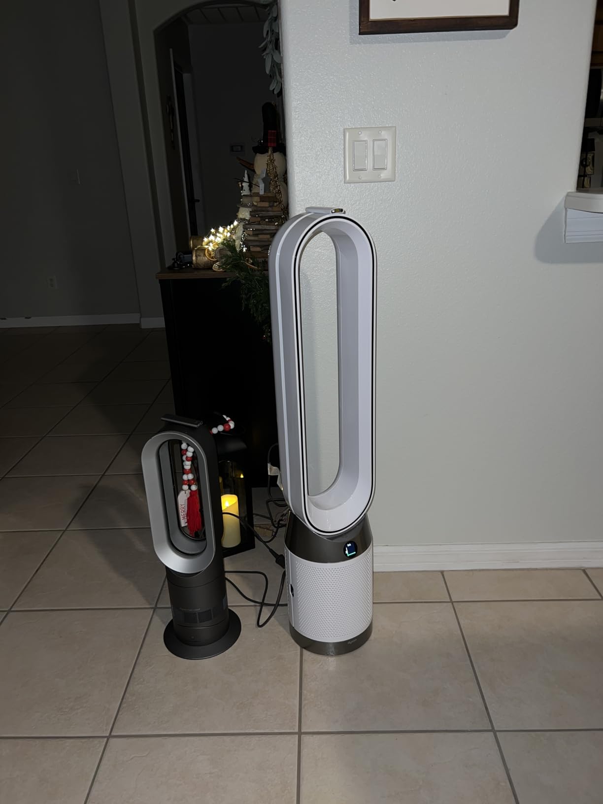 Dyson Purifier Cool PC1, HEPA Air Purifier Tower Fan, App and remote controlled, 350 oscillation, 10 levels, bladeless (White) customer photo 1