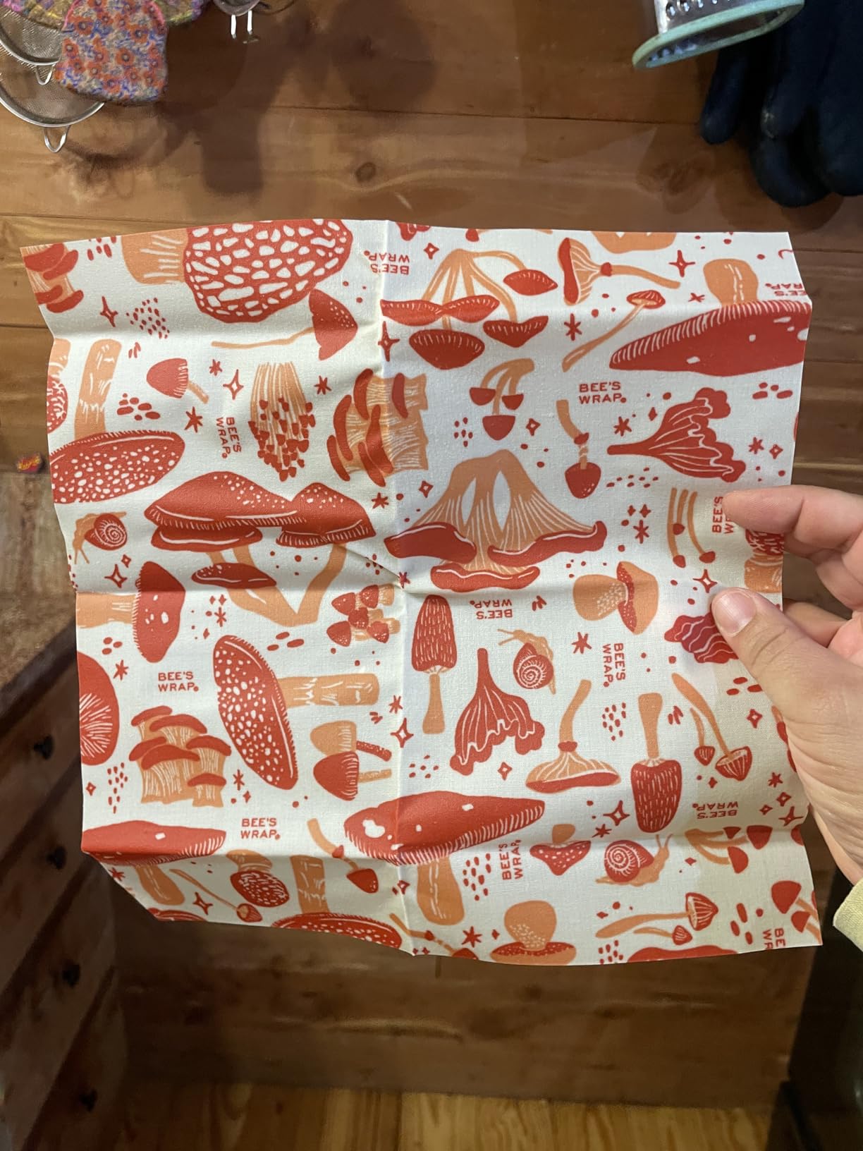 Bee's Wrap Beeswax Wraps for Food - Assorted 5 Pack of Beeswax Wraps - 2 Large & 3 Medium Wrap - Made in USA Reusable Natural Food Wrap - Honeycomb & Bees + Bears customer photo 2