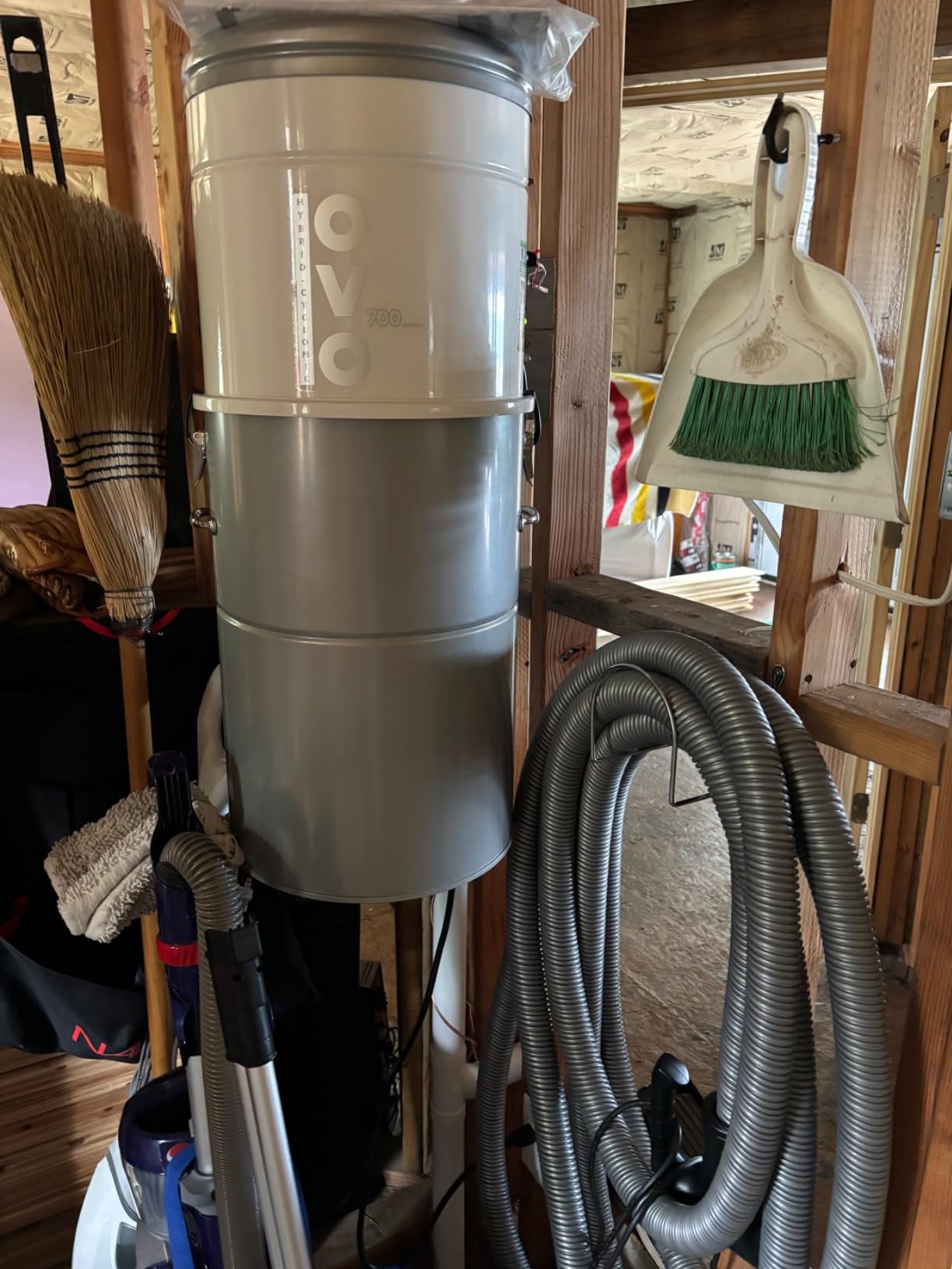 OVO Heavy Duty Powerful Central Vacuum System, Hybrid Filtration (with or Without Disposable Bags) 35L or 9.25Gal, 700 Airwatts with 40ft Deluxe Plus Accessory kit Included customer photo 2