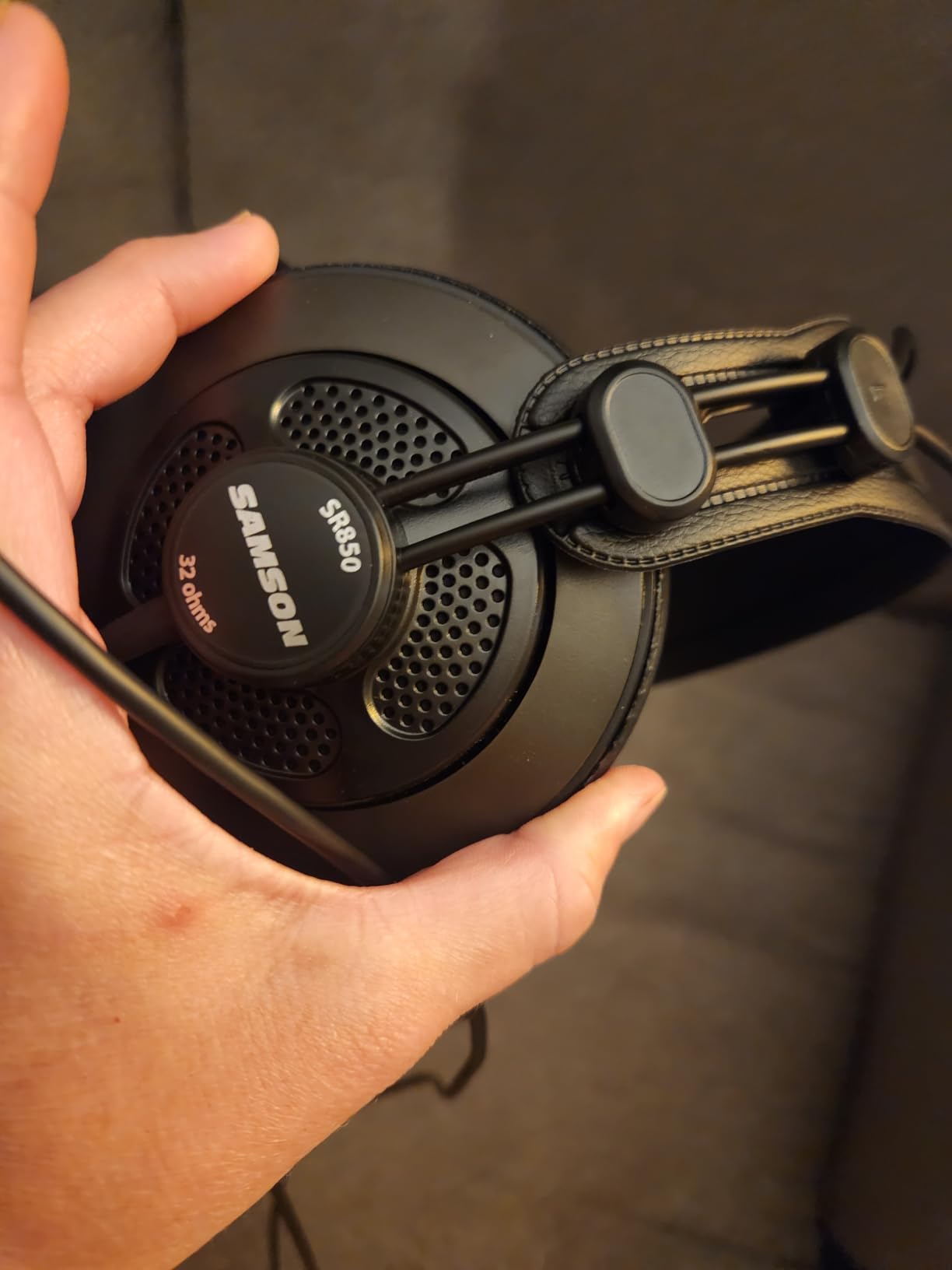 SAMSON SR850G Professional Studio Reference Open Ear Headphones - Graphite Edition customer photo 2