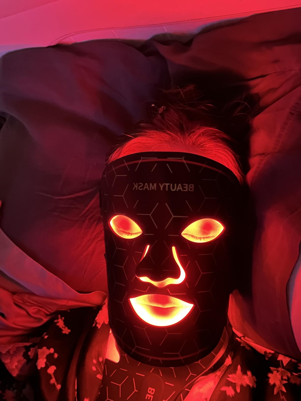 FDA-Cleared Red Light Therapy for Face & Neck, Rechargeable 7-in-1 LED with 850nm & 660nm NIR, Hands-Free Silicone for Anti-Aging, Wrinkle Reduction & Sensitive Skin During Yoga or Work customer photo 1