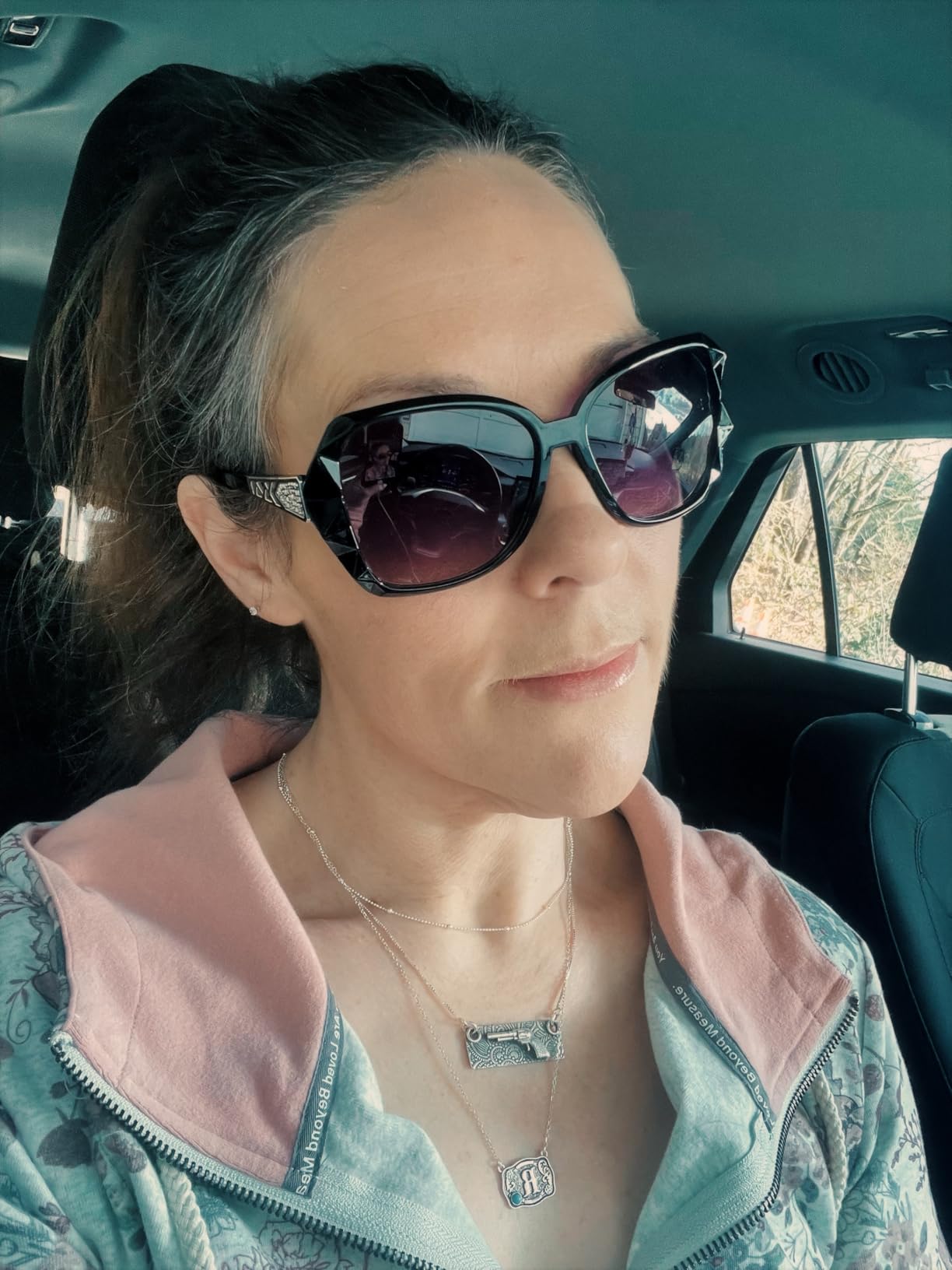 FDA-Cleared Red Light Therapy for Face & Neck, Rechargeable 7-in-1 LED with 850nm & 660nm NIR, Hands-Free Silicone for Anti-Aging, Wrinkle Reduction & Sensitive Skin During Yoga or Work customer photo 2