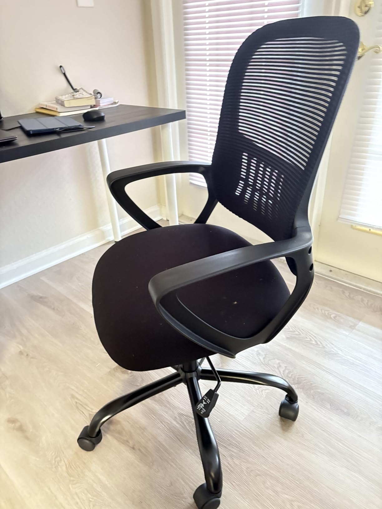 Sweetcrispy Office Computer Desk Chair, Ergonomic Mid-Back Mesh Rolling Work Swivel Task Chairs with Wheels, Comfortable Lumbar Support, Comfy Flip-up Arms for Home, Bedroom, Study, Student, Black customer photo 2