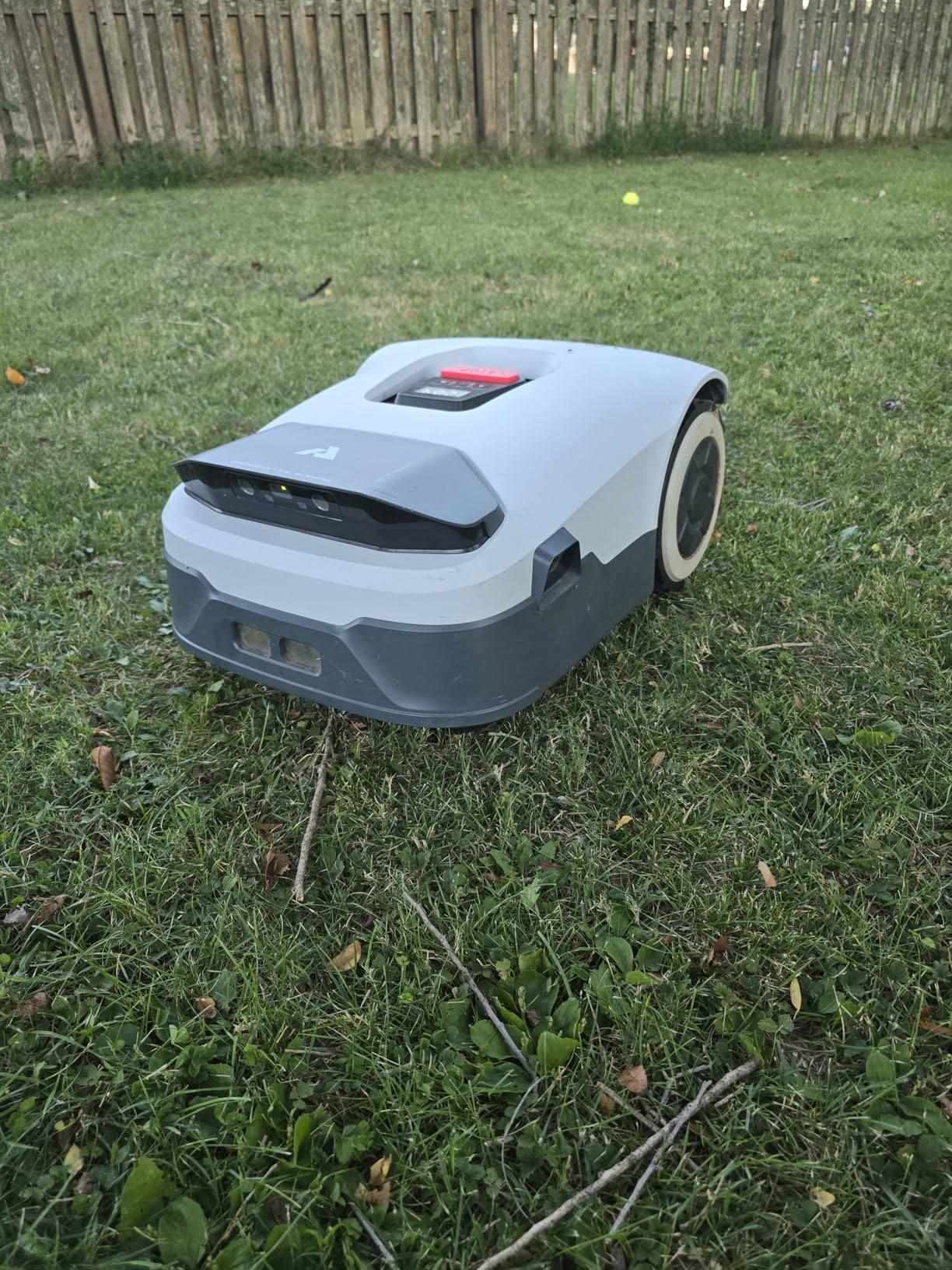 ANTHBOT Genie600 Robot Lawn Mower - NO Wire, Full Band RTK+4-Eye Vision Robotic Lawnmower for 1/4 Acre, Auto Mapping, Multi-Zone Management, Accurate Obstacle Avoidance, Intelligent Path Planning customer photo 1