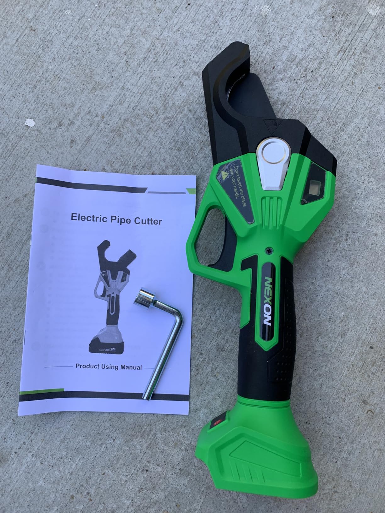 NEXON Electric PVC Pipe Cutter, 18V Cordless Ratcheting Pipe Shear with LCD Display customer photo 1