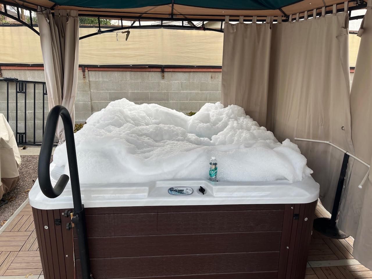 Oh Yuk 5-in-1 Weekly Hot Tub Chemicals - Hot tub Clarifier, Cleaner, Conditioner - Helps Control Water Balance & Combat Buildup - Spa Care Chemicals for All Types Including Inflatable & Portable customer photo 2