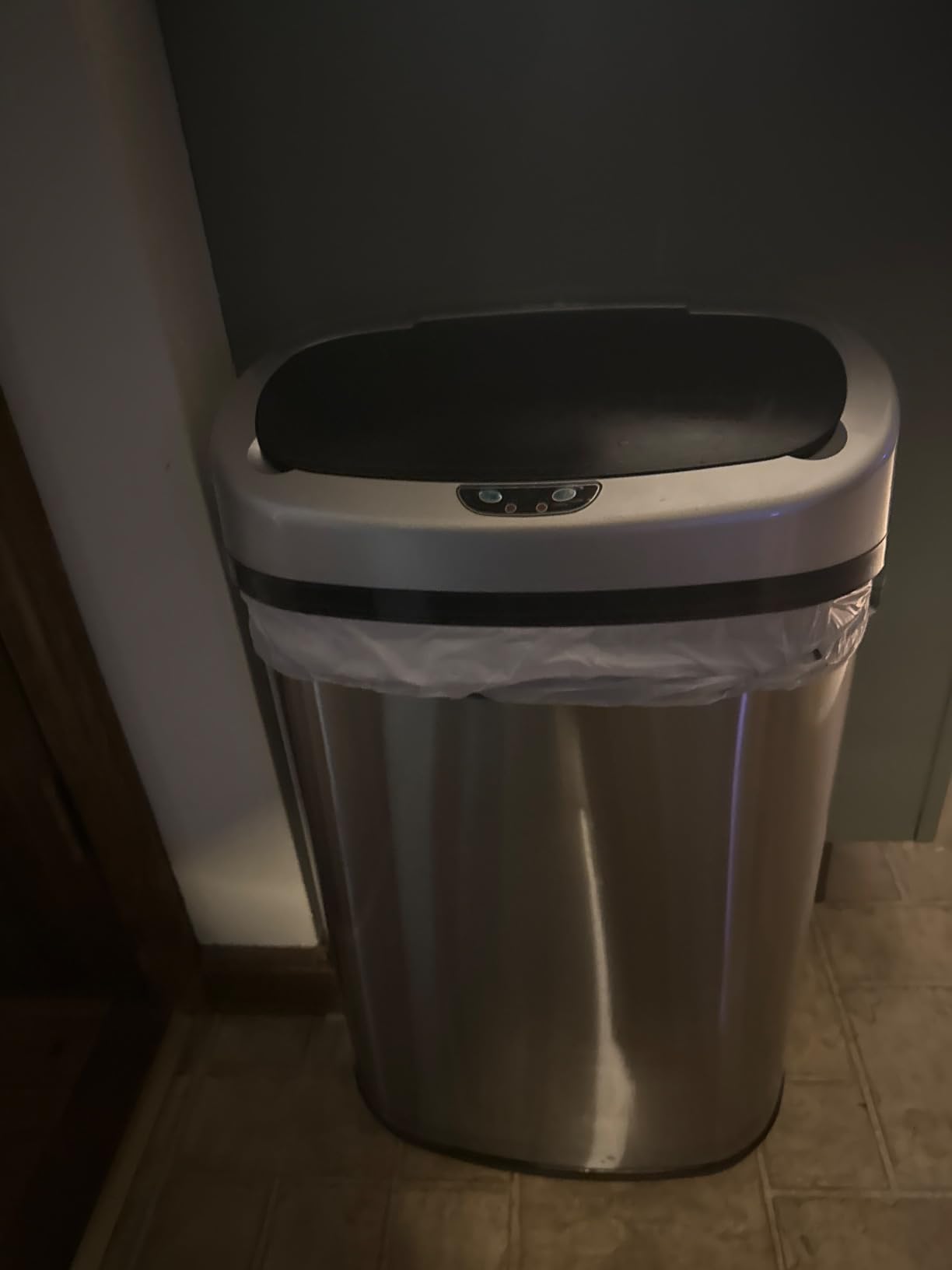 iTouchless 91 Liter / 24 Gallon Sensor 2.0 Kitchen Trash Can with Lid, Commercial Grade Automatic Stainless Steel Touchless Recycle Bin, AbsorbX Odor Filter, for Home, Office, Restaurant, Lobby, Store customer photo 2