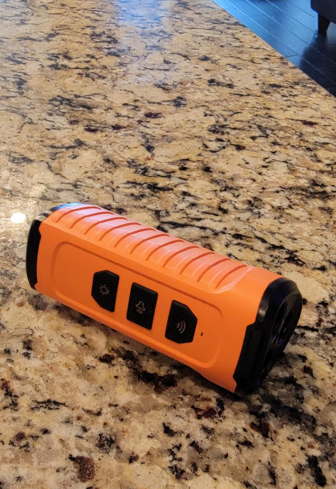 Dog Bark Deterrent Device 3X Anti Barking Device for Dogs, 5 Modes Stop Neighbors Dog Barks No More Safe for All Dogs 50FT Bark Control Indoor Outdoor with Flashlight,Dog Training Device customer photo 2