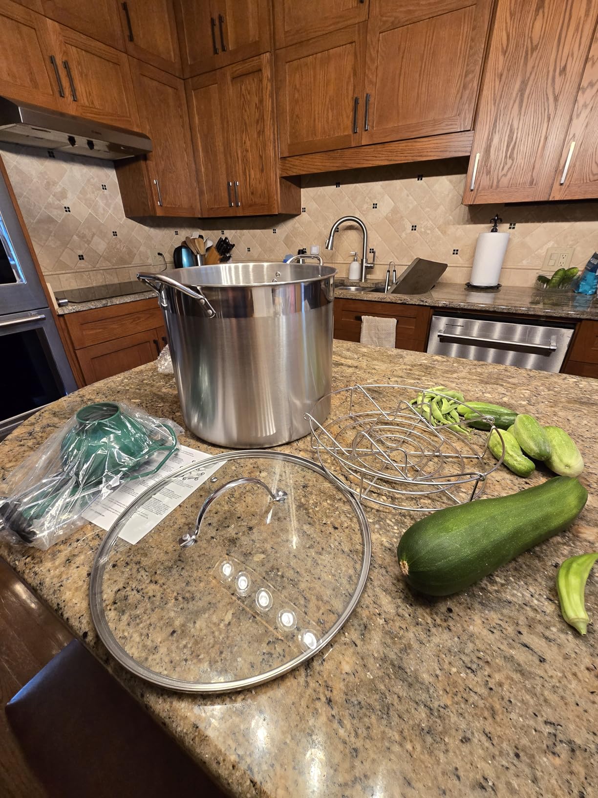 Stainless Steel Canning Pot with Rack and Lid, Large Water Bath Canner, Full Home Canning Supplies Starter Kit (20.5 Quarts, Black) customer photo 2