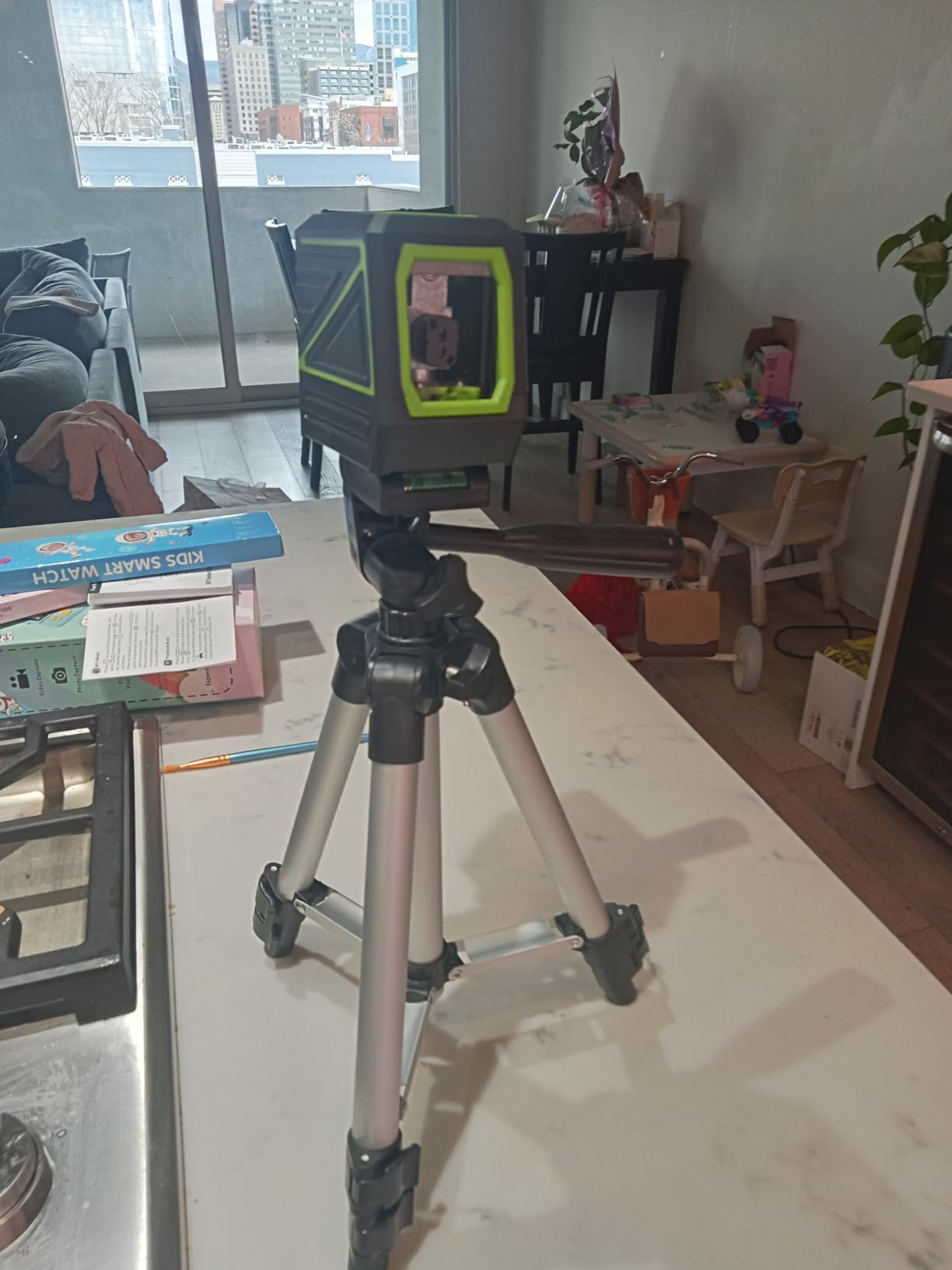 Laser Level with Tripod, 100 feet Green Cross Line Self Rotary Leveling Laser Level, Vertical and Horizontal Line, Rotatable 360 Degree, Manual Self Leveling and Pulse Mode, IP54 Waterproof customer photo 1