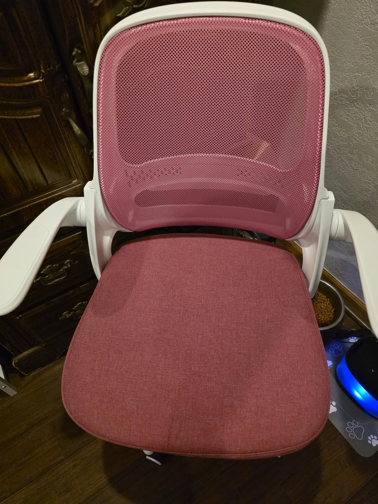 Ergonomic Mesh Office Chair for Home Office, Flip-Up Arms, Breathable Mesh Back & Thick Seat Cushion, Swivel Rolling Computer Desk Chair, BIFMA Certified, Supports 300 lbs (Black Frame/Black Seat) customer photo 1