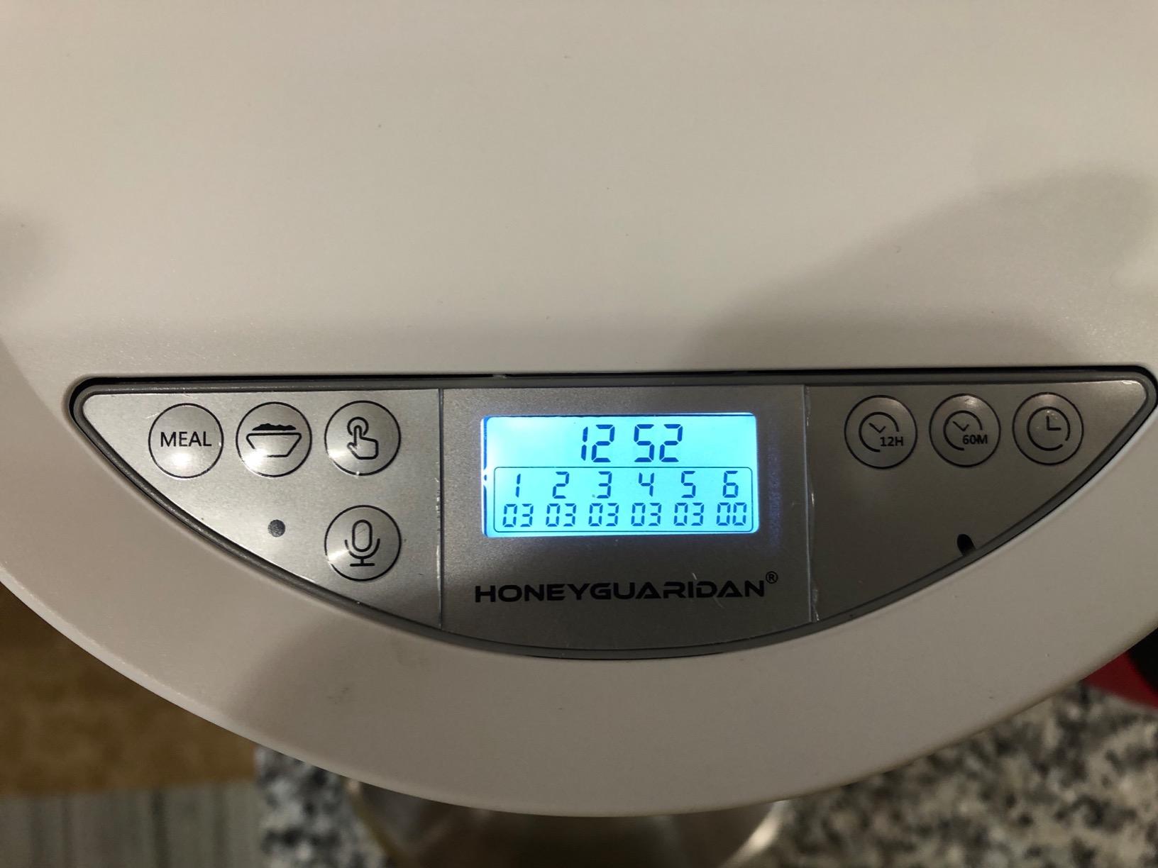HoneyGuaridan Automatic Cat Feeder for Two Cats, 5G WiFi Smart Feed Pet Feeder with Stainless Steel Bowl,APP Control Dispenser, Dual Power Supply,Desiccant Bag,10s Meal Call customer photo 1