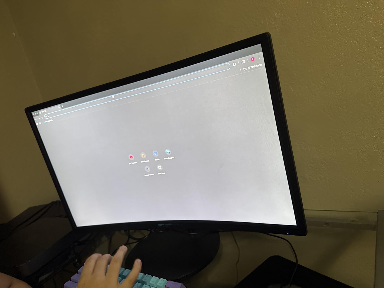 Sceptre Curved 27-inch Gaming Monitor 100Hz 1080p R1500 98% sRGB HDMI x2 VGA Build-in Speakers, VESA Wall Mount Machine Black 2026 (C275W-1920RN Series) customer photo 2