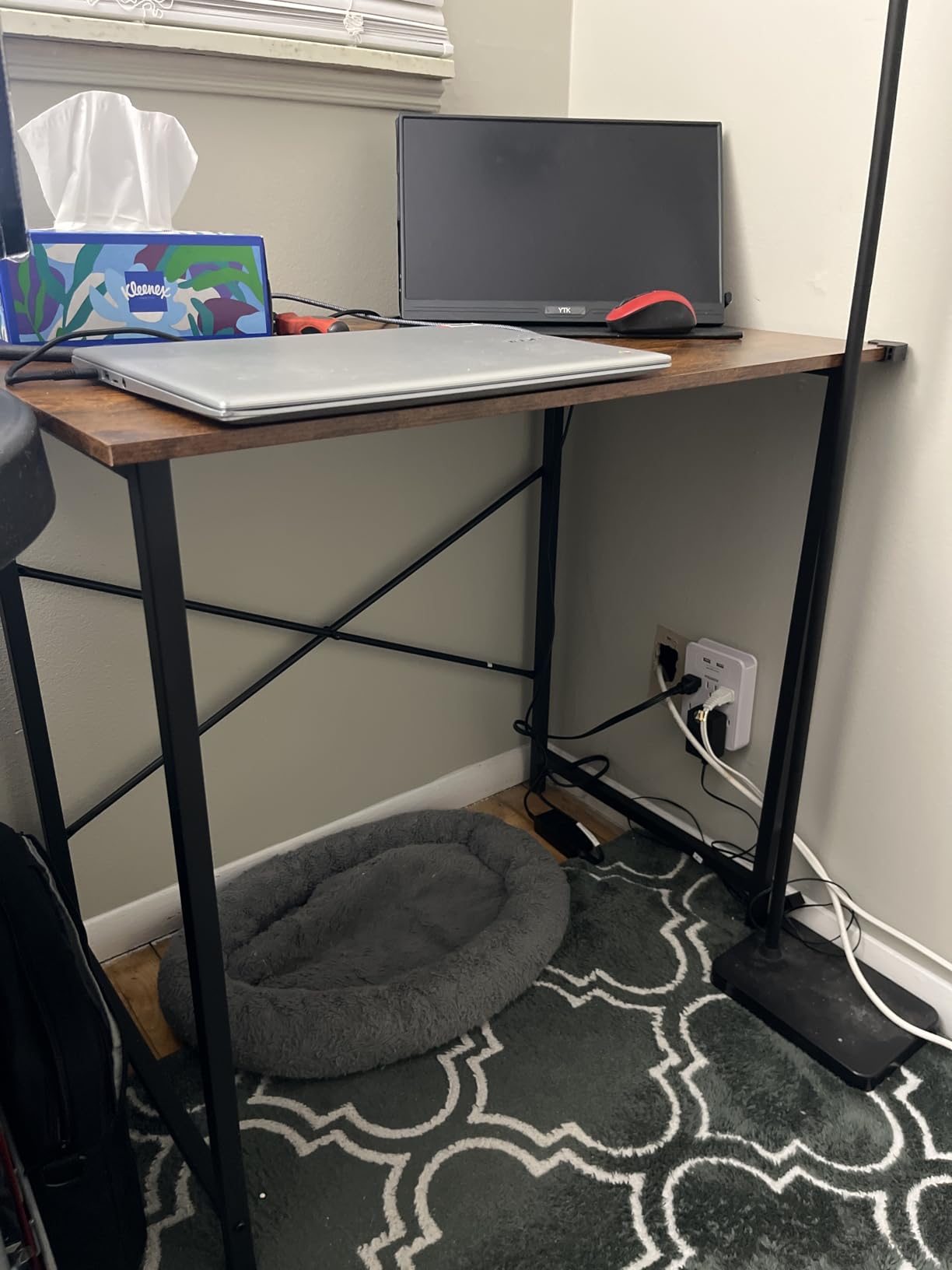 DUMOS 32 in Small Computer Desk for Home Office, Modern Study Work Table Simple Style for Bedroom, Writing Desks with X-Shaped Reinforcement, Rust customer photo 2