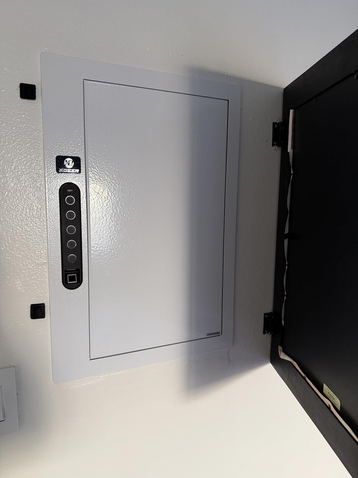 Quick Access Biometric Wall Safe - Hidden In-Wall Security Safe Between Studs with Fingerprint, Keypad & Key Entry for Handguns, Passports, Valuables 1PCS(Includes Removable Pegboard & Shelves) customer photo 1