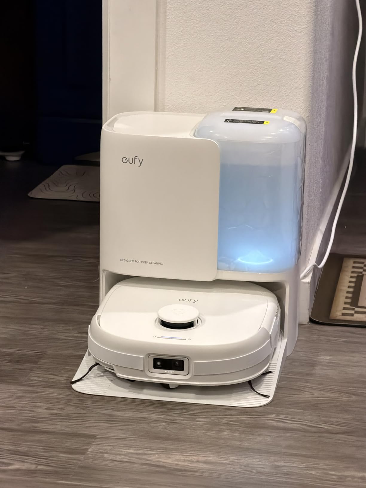Eufy Robot Vacuum E25, HydroJet System with Roller Mop, 20,000 Pa Turbo Suction, All-in-One Robot Vacuum and Mop Combo, Edge-to-Corner Cleaning, Zero-Tangle Design, AI Obstacle Avoidance, White customer photo 1