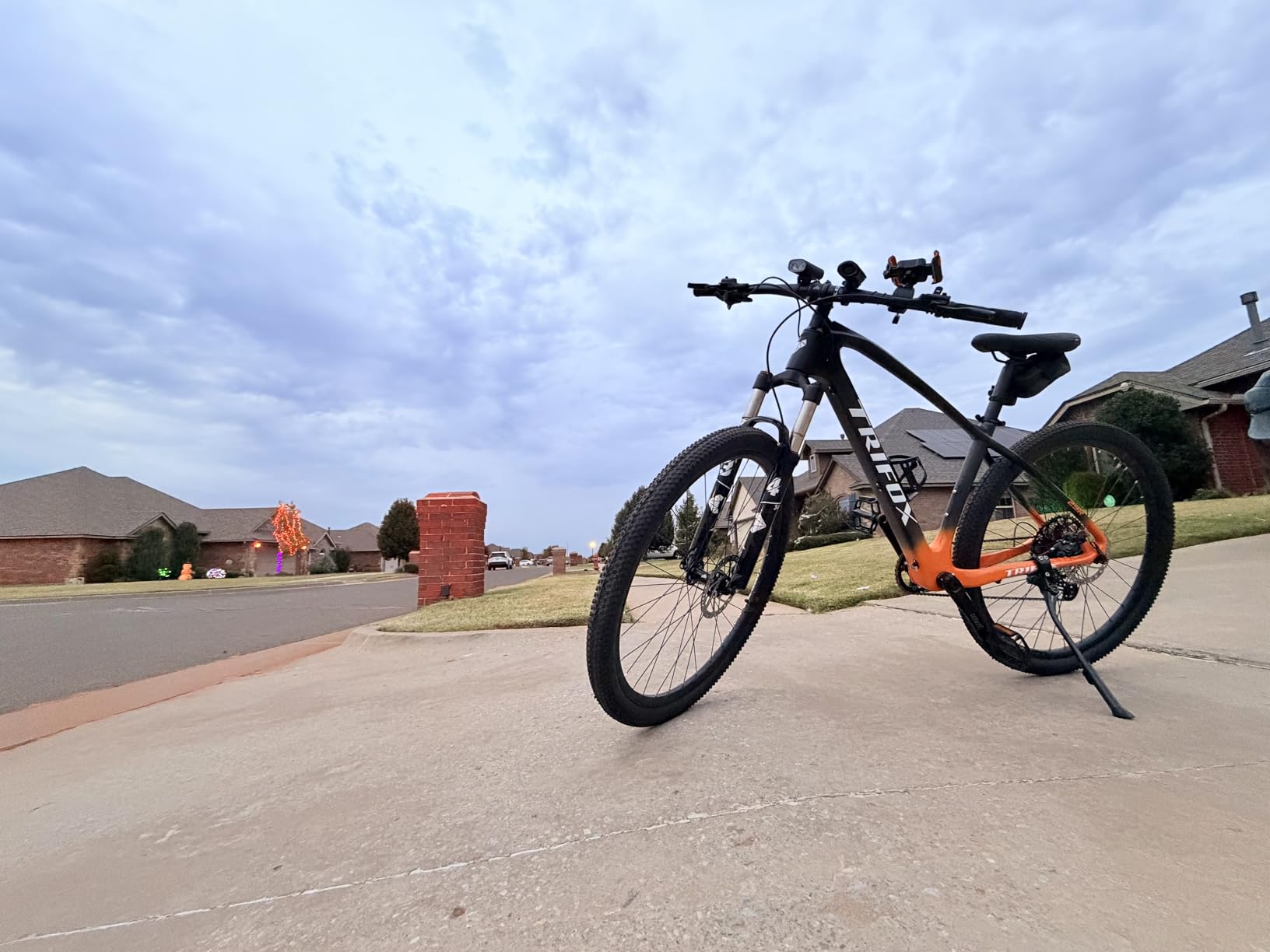 TRIFOX Carbon Fiber Mountain Bike, 29er Carbon Mountain Bike with Shimano M6100 Deore Groupset 12-Speed, Carbon Fiber Frame, Hydraulic Fork 130mm Travel customer photo 2